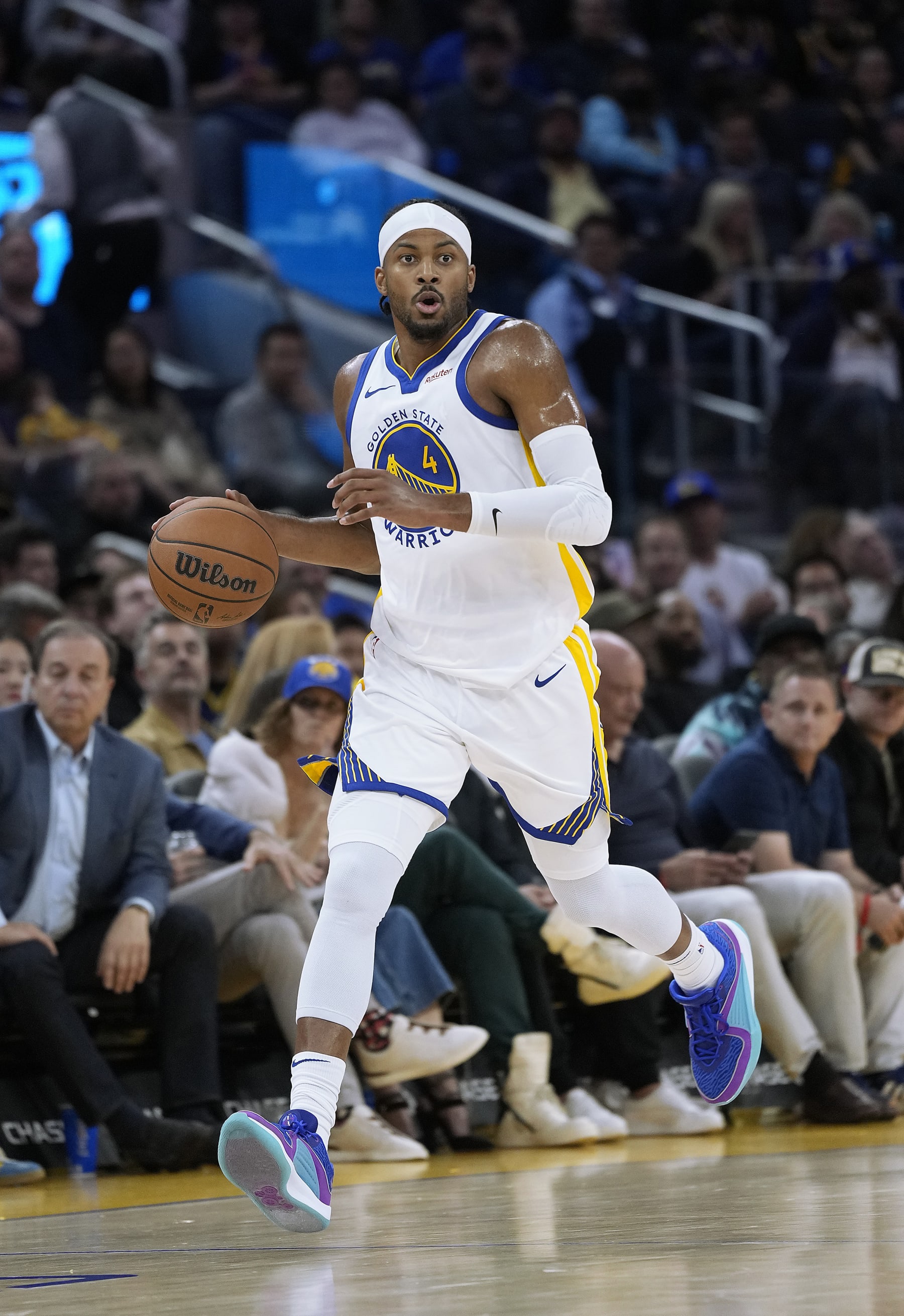 SAN FRANCISCO, CALIFORNIA - OCTOBER 20: Moses Moody #4 of the Golden State Warriors dribbles the ball up court against the San Antonio Spurs during the second half of an NBA basketball game at Chase Center on October 20, 2023 in San Francisco, California. NOTE TO USER: User expressly acknowledges and agrees that, by downloading and or using this photograph, User is consenting to the terms and conditions of the Getty Images License Agreement. (Photo by Thearon W. Henderson/Getty Images)