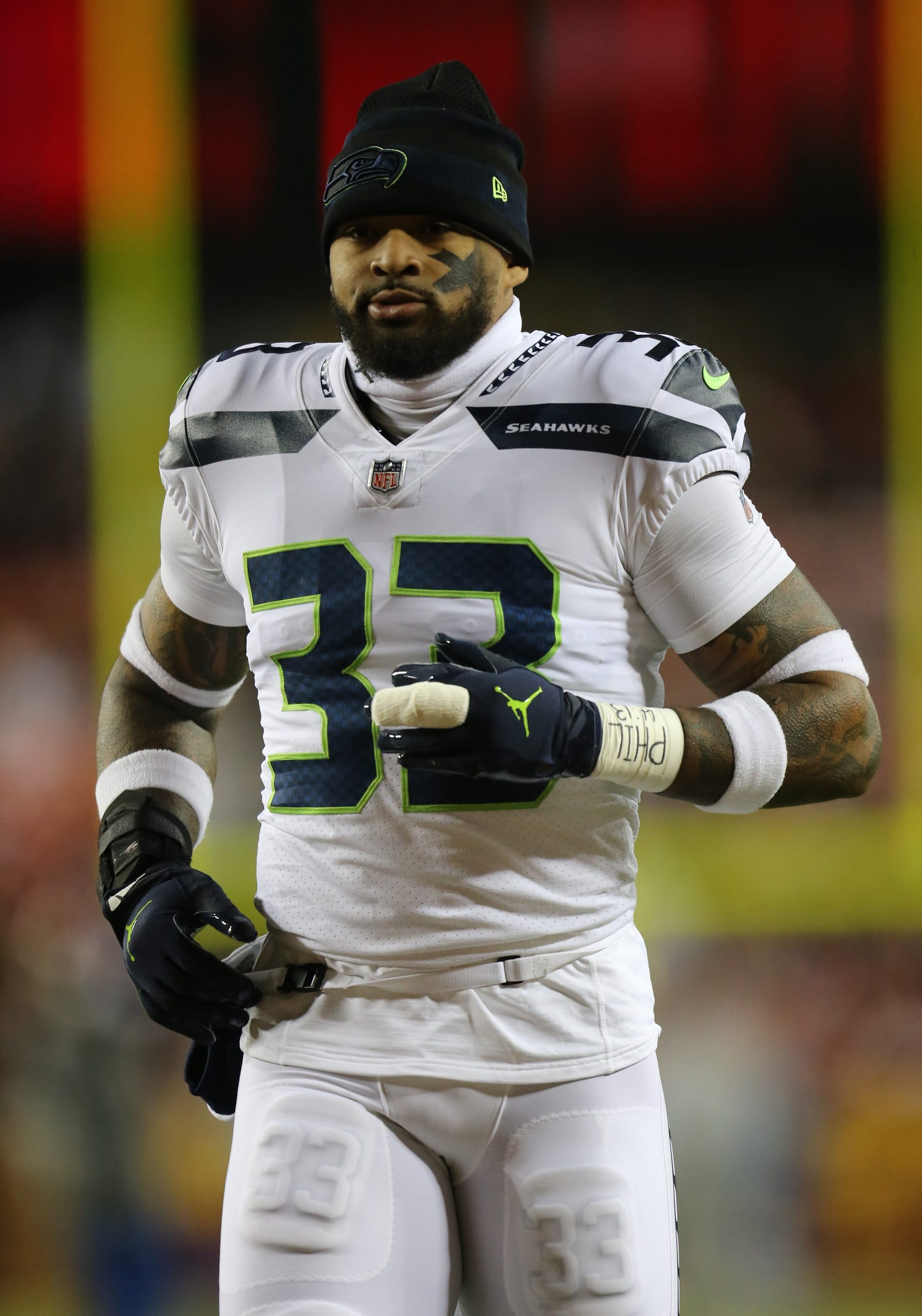 LANDOVER, MD - NOVEMBER 29: Seattle Seahawks safety Jamal Adams (33) looks on from the sidelines during the game between the Seattle Seahawks and the Washington Football Team on November 29, 2021, at FedEx Field in Landover, MD. (Photo by Lee Coleman/Icon Sportswire via Getty Images)