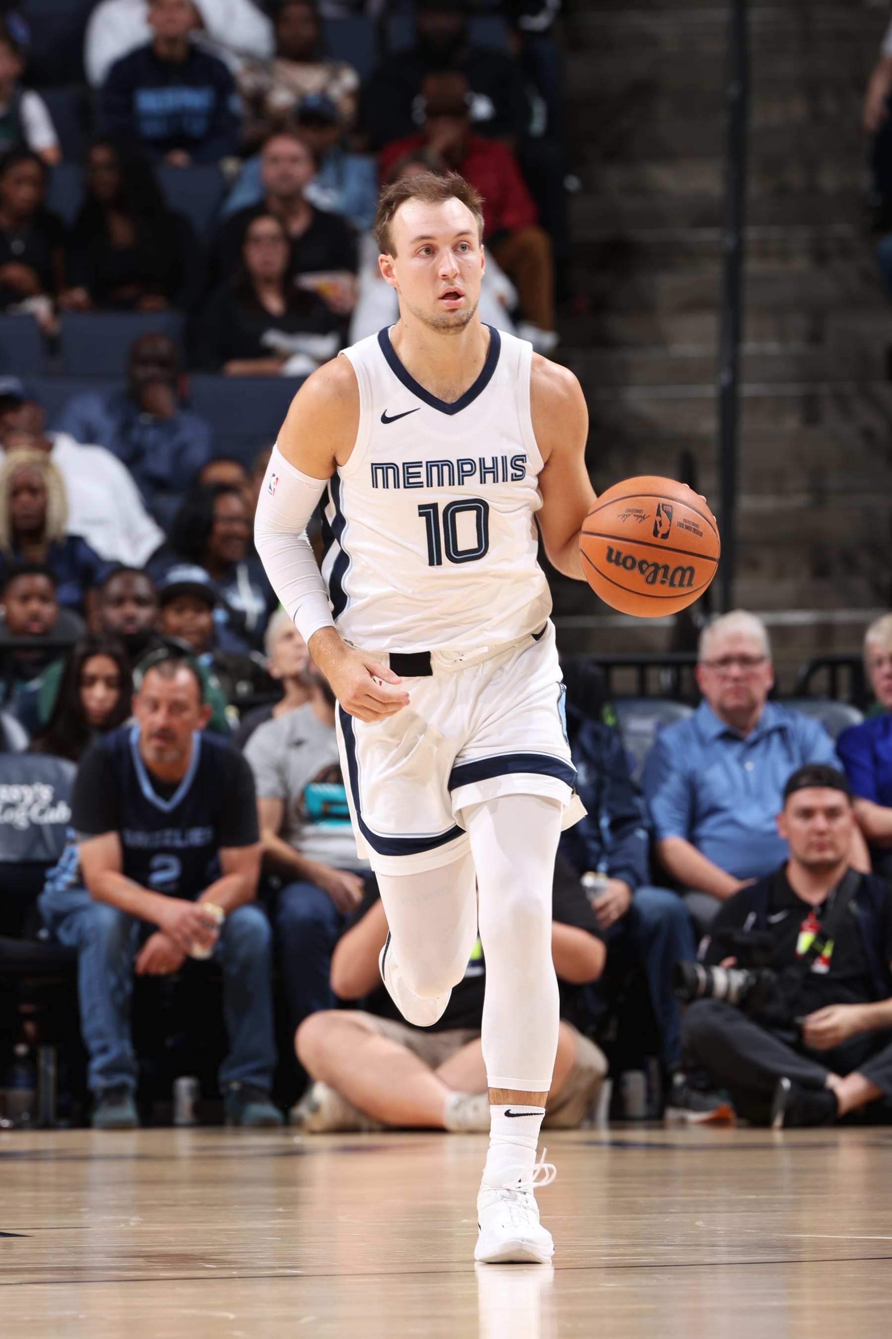 MEMPHIS, TN - OCTOBER 10: Luke Kennard #10 of the Memphis Grizzlies dribbles the ball during the game against the Milwaukee Bucks on October 10, 2023 at FedExForum in Memphis, Tennessee. NOTE TO USER: User expressly acknowledges and agrees that, by downloading and or using this photograph, User is consenting to the terms and conditions of the Getty Images License Agreement. Mandatory Copyright Notice: Copyright 2023 NBAE (Photo by Joe Murphy/NBAE via Getty Images)