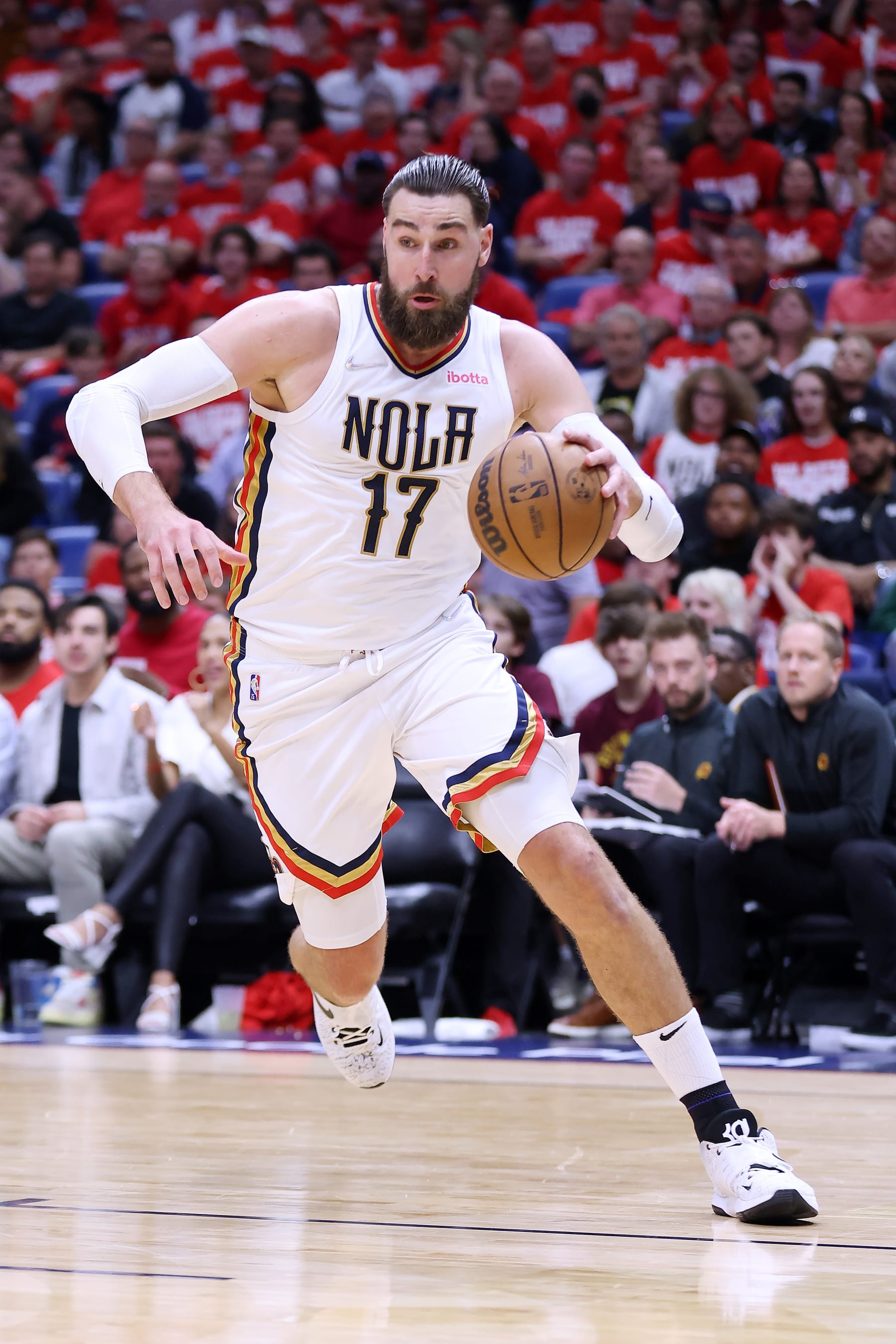 NEW ORLEANS, LOUISIANA - APRIL 24: Jonas Valanciunas #17 of the New Orleans Pelicans drives with the ball against the Phoenix Suns during Game Four of the Western Conference First Round NBA Playoffs at the Smoothie King Center on April 24, 2022 in New Orleans, Louisiana. NOTE TO USER: User expressly acknowledges and agrees that, by downloading and or using this Photograph, user is consenting to the terms and conditions of the Getty Images License Agreement. (Photo by Jonathan Bachman/Getty Images)