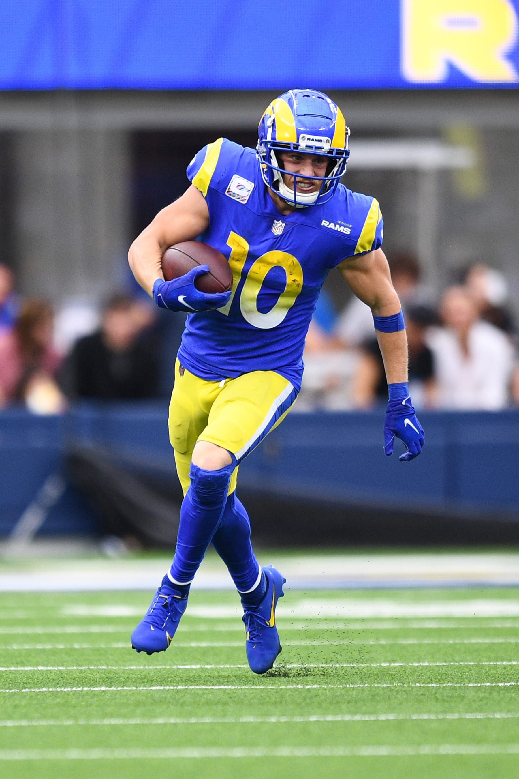 INGLEWOOD, CA - OCTOBER 16: Los Angeles Rams Wide Receiver Cooper Kupp (10) runs up field during the NFL game between the Carolina Panthers and the Los Angeles Rams on October 16, 2022, at SoFi Stadium in Inglewood, CA. (Photo by Brian Rothmuller/Icon Sportswire via Getty Images)