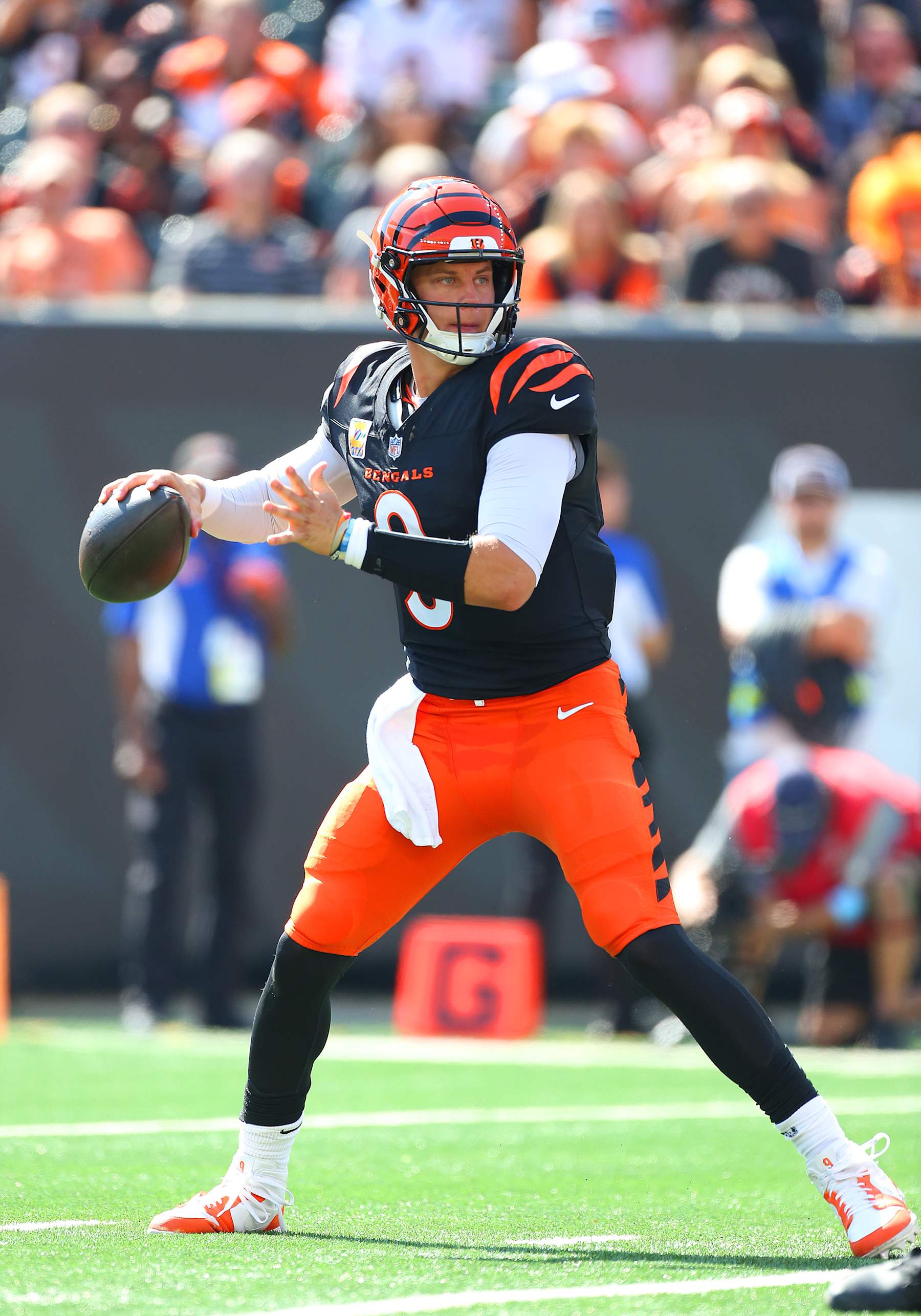 CINCINNATI, OH - OCTOBER 06 - Cincinnati Bengals quarterback Joe Burrow (9) in a game between the Baltimore Ravens and the Cincinnati Bengals at Paycor Stadium on Sunday, October 6, 2024. (Photo by Jeff Moreland/Icon Sportswire via Getty Images)