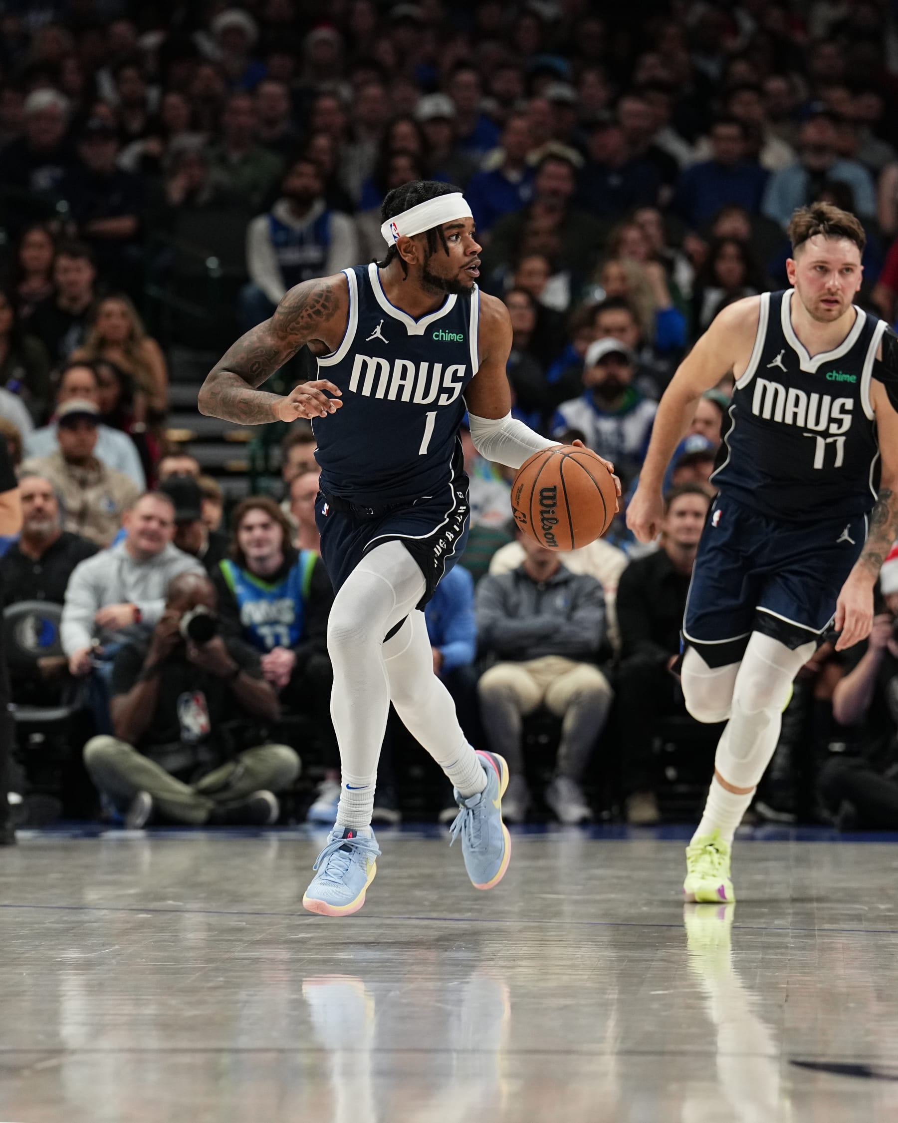 DALLAS, TX - DECEMBER 23: Jaden Hardy #1 of the Dallas Mavericks dribbles the ball during the game against the San Antonio Spurs on December 23, 2023 at the American Airlines Center in Dallas, Texas. NOTE TO USER: User expressly acknowledges and agrees that, by downloading and or using this photograph, User is consenting to the terms and conditions of the Getty Images License Agreement. Mandatory Copyright Notice: Copyright 2023 NBAE (Photo by Glenn James/NBAE via Getty Images)