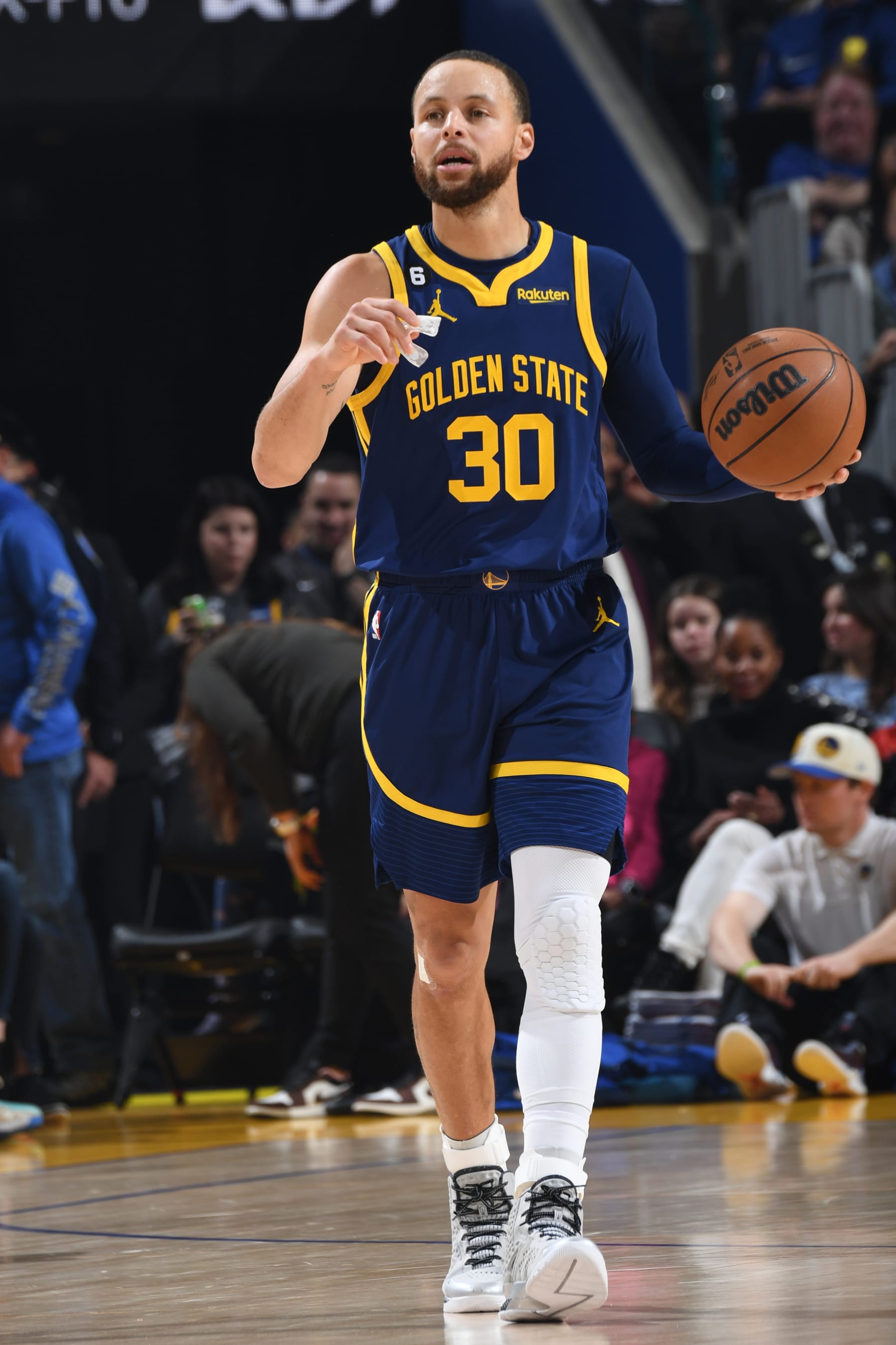 SAN FRANCISCO, CA - FEBRUARY 4: Stephen Curry #30 of the Golden State Warriors moves the ball during the game against the Dallas Mavericks on February 4, 2023 at Chase Center in San Francisco, California. NOTE TO USER: User expressly acknowledges and agrees that, by downloading and or using this photograph, user is consenting to the terms and conditions of Getty Images License Agreement. Mandatory Copyright Notice: Copyright 2023 NBAE (Photo by Noah Graham/NBAE via Getty Images)