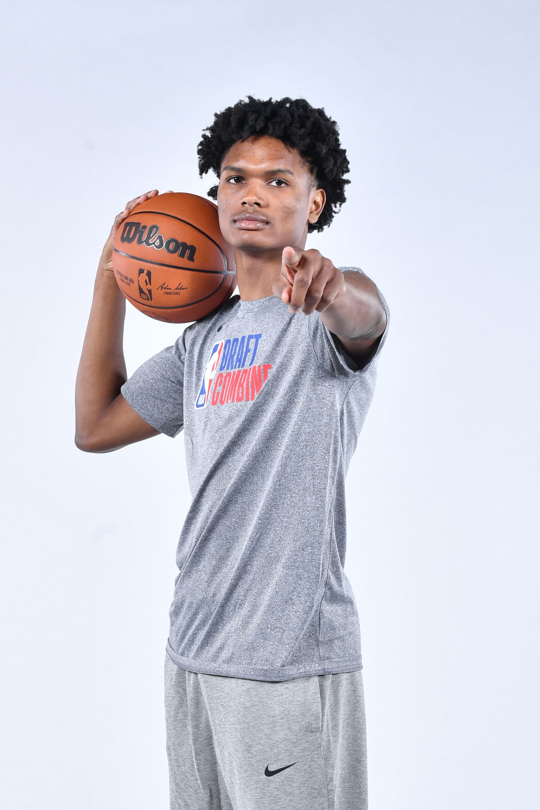 CHICAGO, IL - MAY 16: Amen Thompson poses for a portrait during the 2023 NBA Draft Combine Circuit on May 16, 2023 in Chicago, Illinois. NOTE TO USER: User expressly acknowledges and agrees that, by downloading and or using this photograph, user is consenting to the terms and conditions of the Getty Images License Agreement. Mandatory Copyright Notice: Copyright 2023 NBAE (Photo by Chris Schwegler/NBAE via Getty Images)