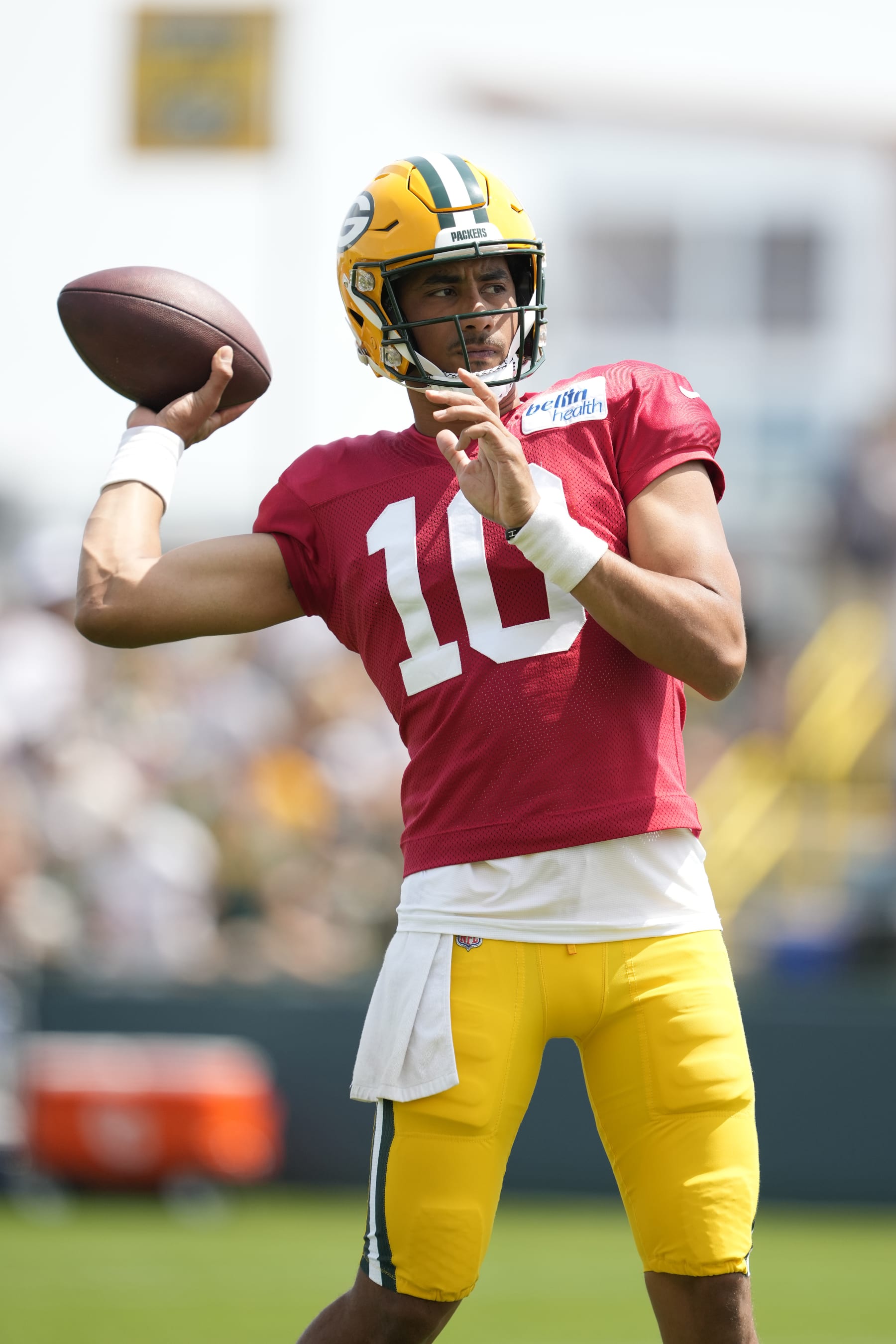 ASHWAUBENON, WISCONSIN - AUGUST 07: Jordan Love #10 of the Green Bay Packers works out during training camp at Ray Nitschke Field on August 07, 2023 in Ashwaubenon, Wisconsin. (Photo by Patrick McDermott/Getty Images)
