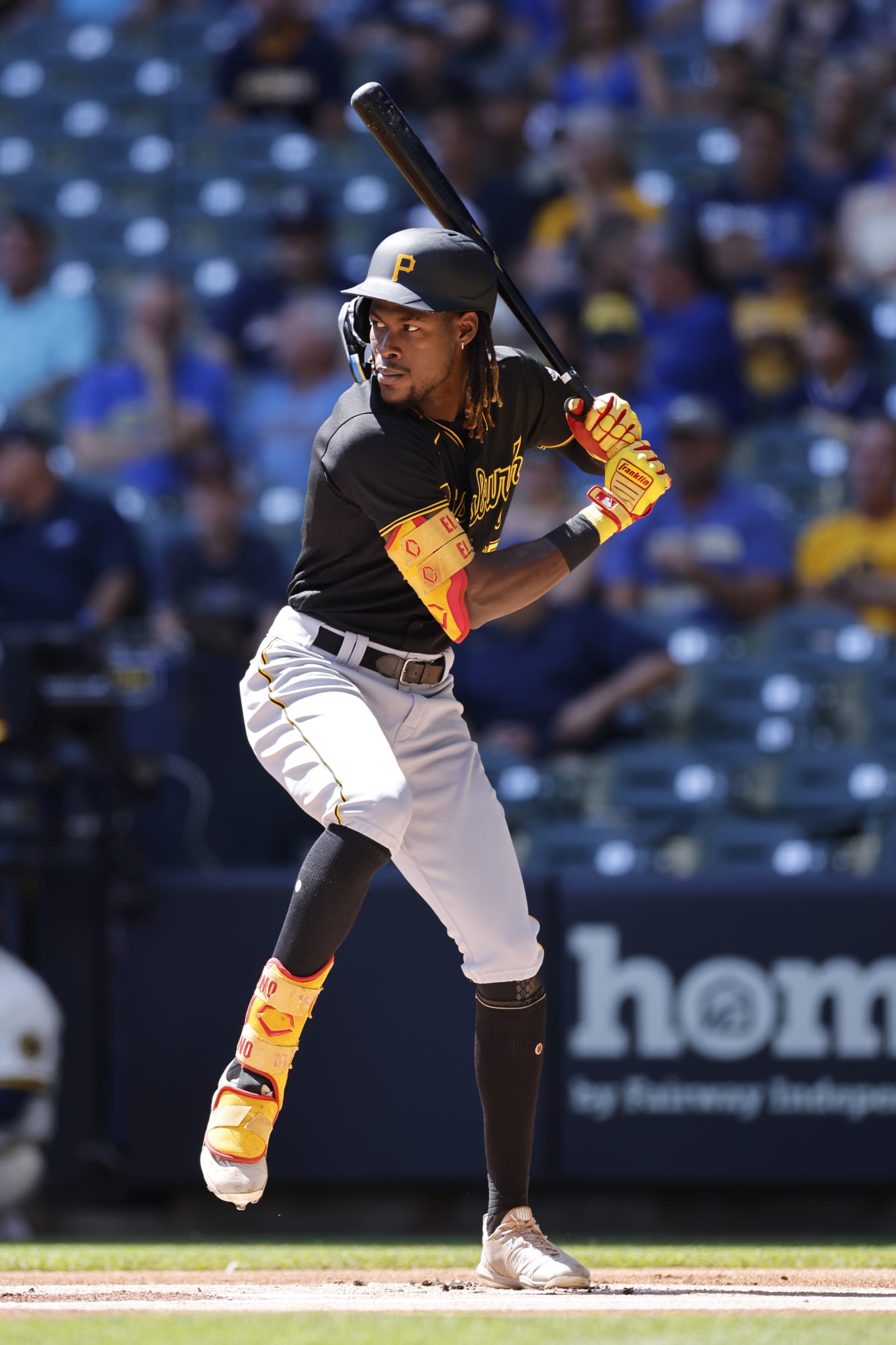 MILWAUKEE, WI - AUGUST 31: Pittsburgh Pirates shortstop Oneil Cruz (15) bats during an MLB game against the Milwaukee Brewers on August 31, 2022 at American Family Field in Milwaukee, Wisconsin. (Photo by Joe Robbins/Icon Sportswire via Getty Images)