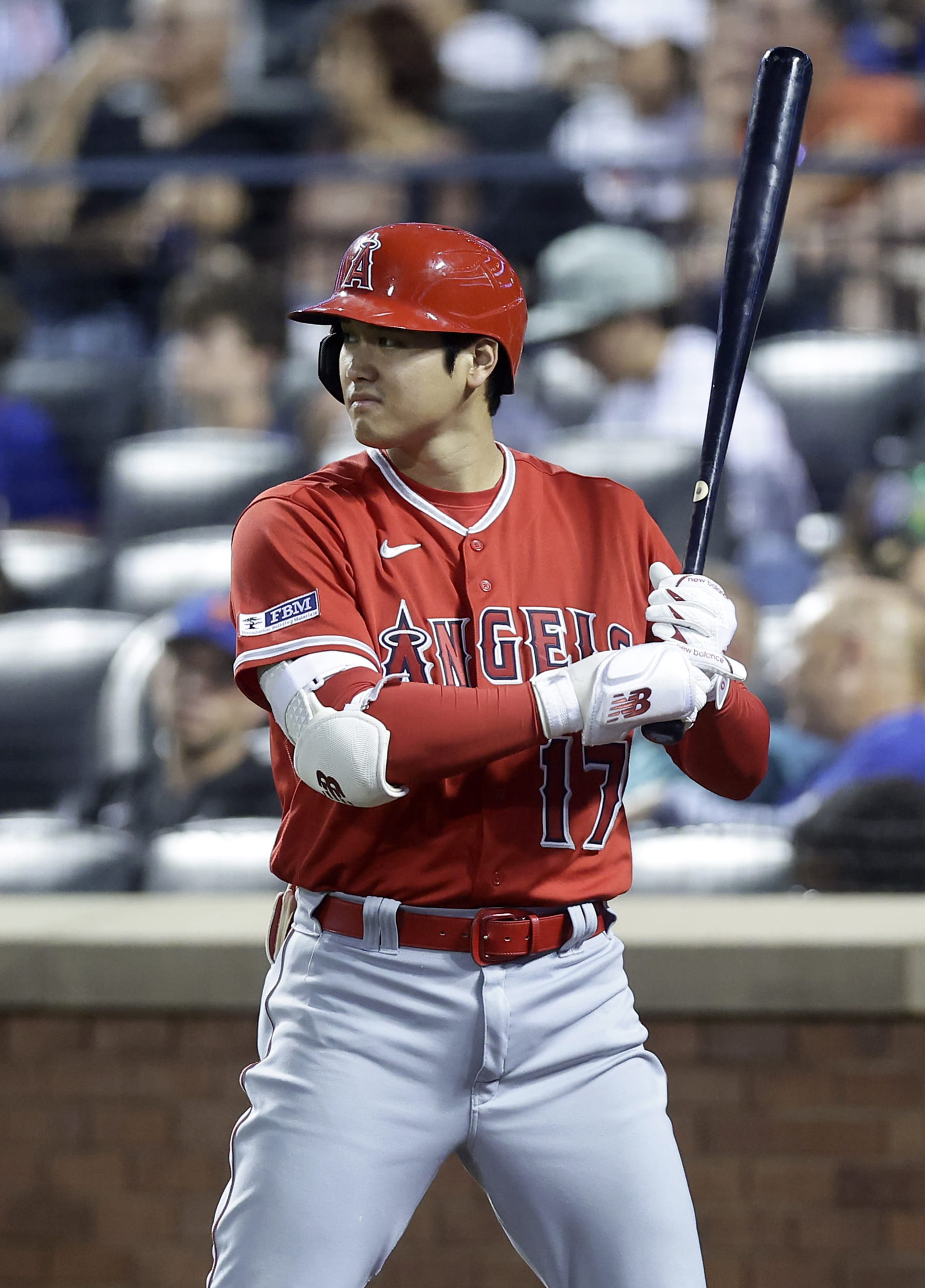 NEW YORK, NEW YORK - AUGUST 25: Shohei Ohtani #17 of the Los Angeles Angels waits to bat during the third inning against the New York Mets at Citi Field on August 25, 2023 in New York City. The Angels defeated the Mets 3-1. (Photo by Jim McIsaac/Getty Images)