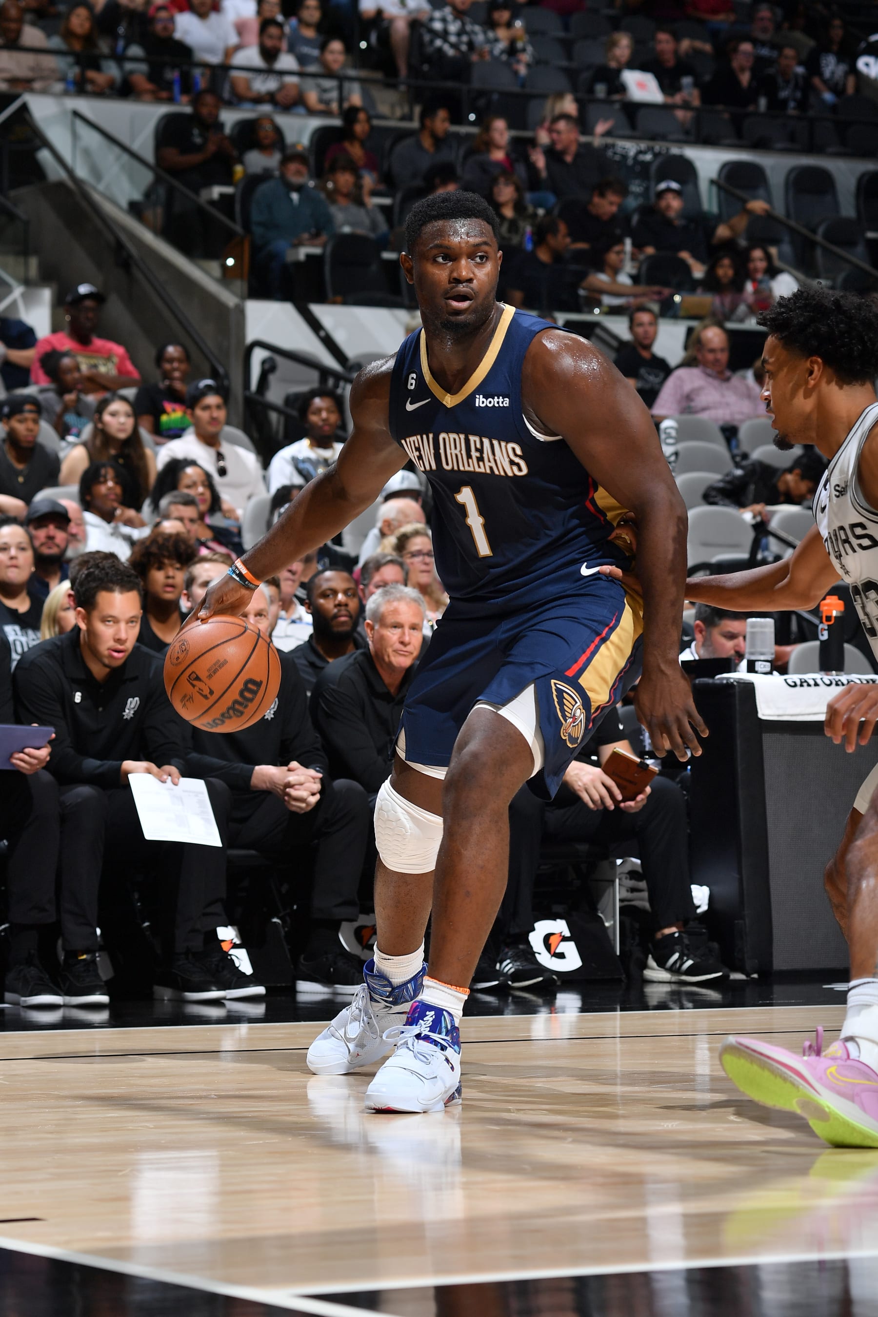 SAN ANTONIO, TX - OCTOBER 9: Zion Williamson #1 of the New Orleans Pelicans dribbles the ball against the San Antonio Spurs during a preseason game on October 9, 2022 at the AT&T Center in San Antonio, Texas. NOTE TO USER: User expressly acknowledges and agrees that, by downloading and or using this photograph, user is consenting to the terms and conditions of the Getty Images License Agreement. Mandatory Copyright Notice: Copyright 2022 NBAE (Photos by Michael Gonzales/NBAE via Getty Images)