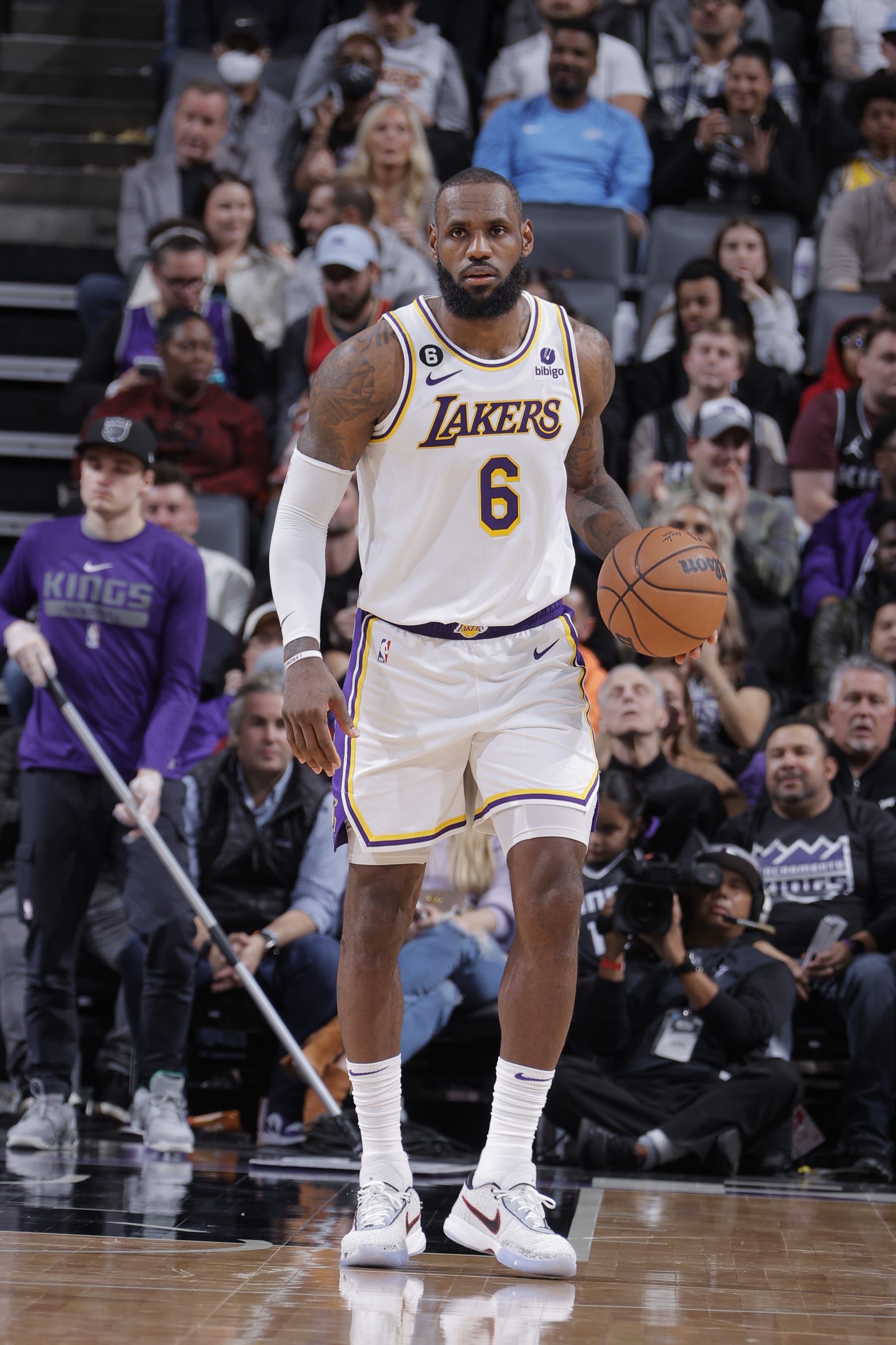 SACRAMENTO, CA - JANUARY 7: LeBron James #6 of the Los Angeles Lakers dribbles the ball during the game against the Sacramento Kings on January 7, 2023 at Golden 1 Center in Sacramento, California. NOTE TO USER: User expressly acknowledges and agrees that, by downloading and or using this Photograph, user is consenting to the terms and conditions of the Getty Images License Agreement. Mandatory Copyright Notice: Copyright 2023 NBAE (Photo by Rocky Widner/NBAE via Getty Images)