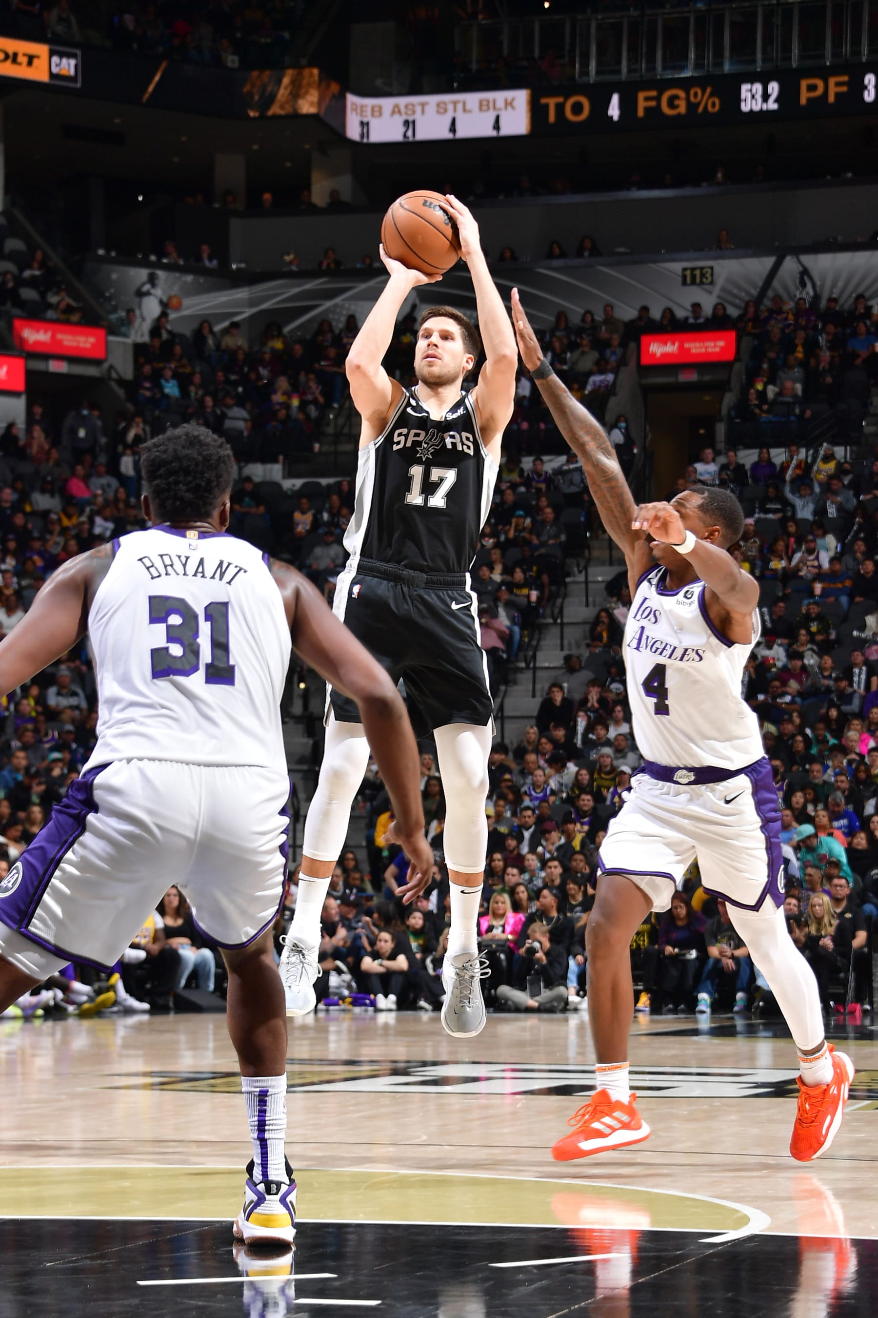 SAN ANTONIO, TX - NOVEMBER 26: Doug McDermott #17 of the San Antonio Spurs shoots the ball during the game against the Los Angeles Lakers on November 26, 2022 at the AT&T Center in San Antonio, Texas. NOTE TO USER: User expressly acknowledges and agrees that, by downloading and or using this photograph, user is consenting to the terms and conditions of the Getty Images License Agreement. Mandatory Copyright Notice: Copyright 2022 NBAE (Photos by Michael Gonzales/NBAE via Getty Images)