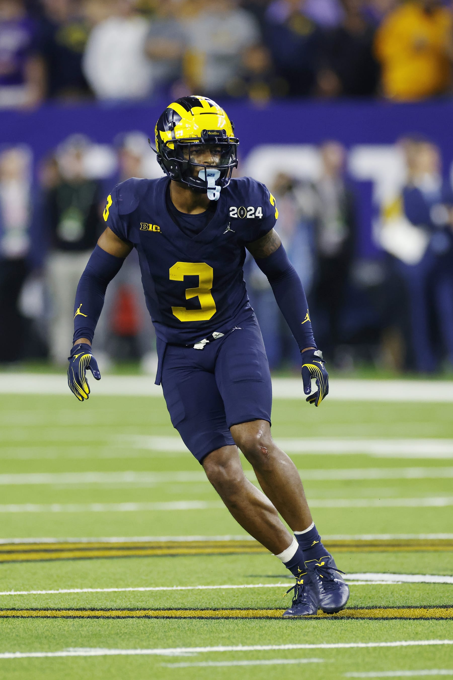 HOUSTON, TX - JANUARY 08: Michigan Wolverines defensive back Keon Sabb (3) drops into coverage on defense during the CFP National Championship against the Washington Huskies on January 08, 2024 at NRG Stadium in Houston, Texas. (Photo by Joe Robbins/Icon Sportswire via Getty Images)
