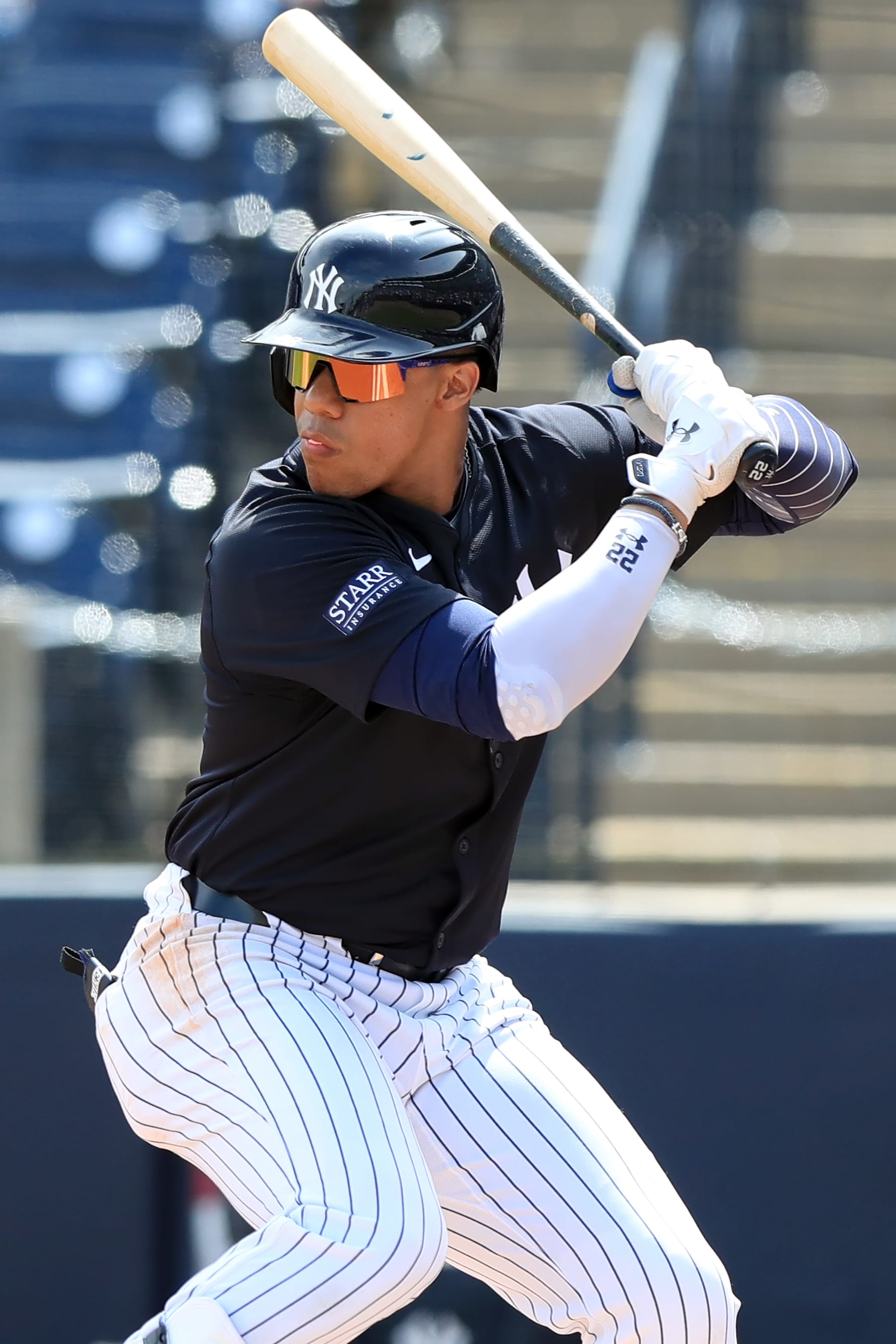 TAMPA, FL - MARCH 06: New York Yankees Outfielder Juan Soto (22) at bat during the spring training game between the Tampa Bay Rays and New York Yankees on MARCH 06, 2024 at George M. Steinbrenner Field in Tampa, FL. (Photo by Cliff Welch/Icon Sportswire via Getty Images)