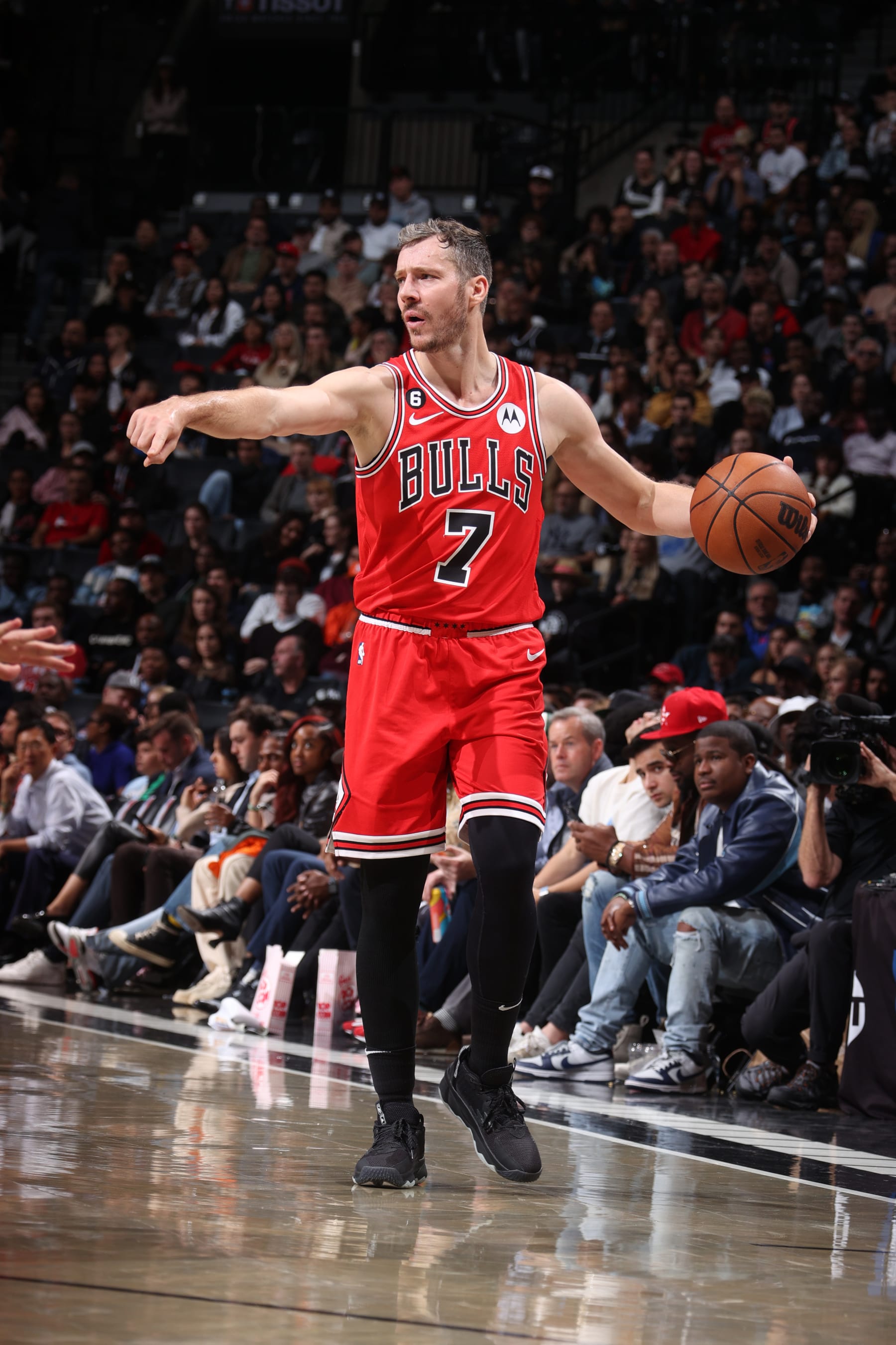 BROOKLYN, NY - NOVEMBER 1: Goran Dragic #7 of the Chicago Bulls dribbles the ball during the game against the Brooklyn Nets on November 1, 2022 at Barclays Center in Brooklyn, New York. NOTE TO USER: User expressly acknowledges and agrees that, by downloading and or using this Photograph, user is consenting to the terms and conditions of the Getty Images License Agreement. Mandatory Copyright Notice: Copyright 2022 NBAE (Photo by Nathaniel S. Butler/NBAE via Getty Images)