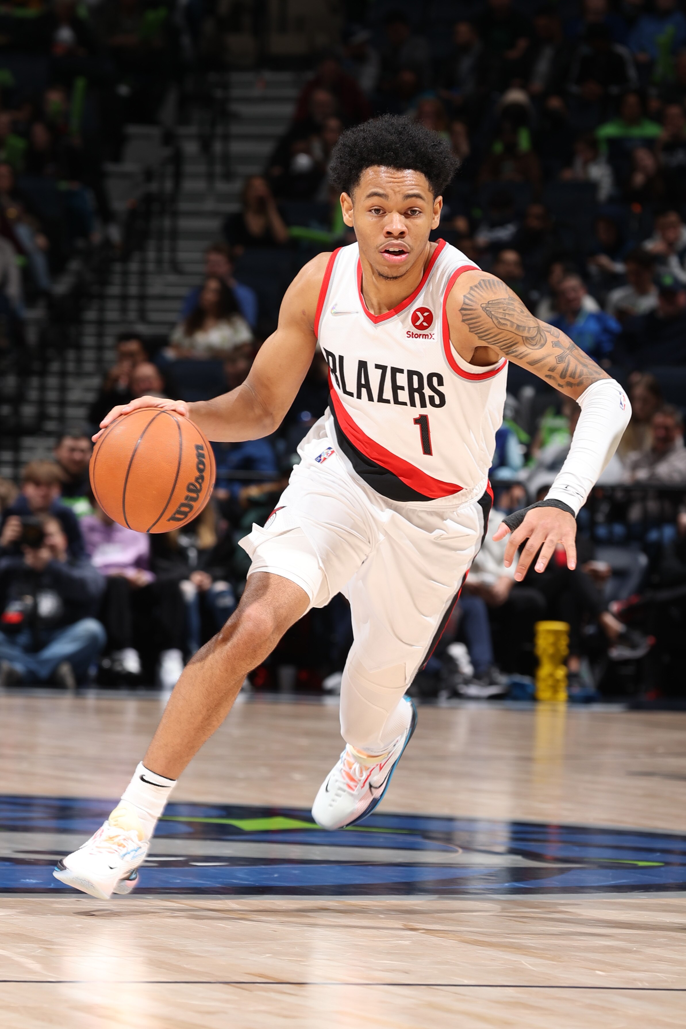 MINNEAPOLIS, MN - MARCH 5: Anfernee Simons #1 of the Portland Trail Blazers drives to the basket during the game against the Minnesota Timberwolves on March 5, 2022 at Target Center in Minneapolis, Minnesota. NOTE TO USER: User expressly acknowledges and agrees that, by downloading and or using this Photograph, user is consenting to the terms and conditions of the Getty Images License Agreement. Mandatory Copyright Notice: Copyright 2022 NBAE (Photo by David Sherman/NBAE via Getty Images)