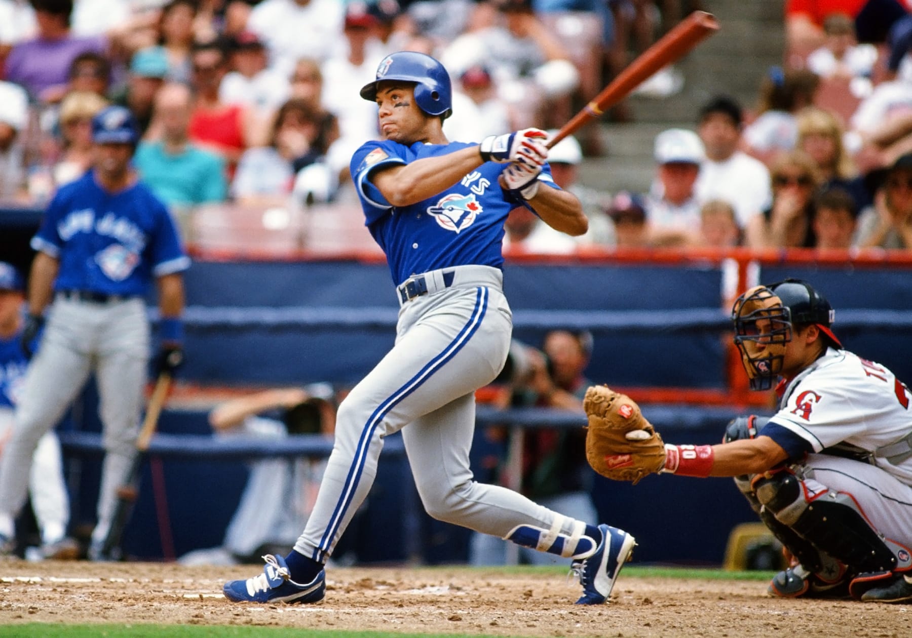17 Apr. 1994: Toronto Blue Jays infielder Roberto Alomar (12) in action during a game against the California Angels played at Angel Stadium of Anaheim in Anaheim, CA. (Photo By John Cordes/Icon Sportswire via Getty Images)