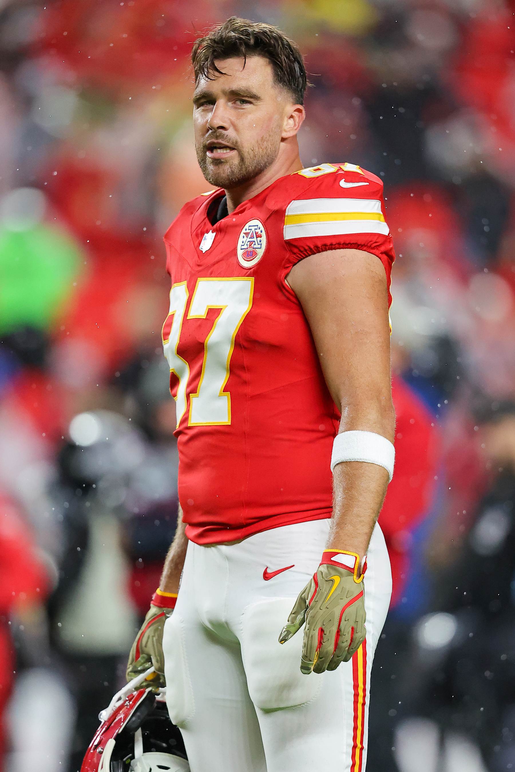 KANSAS CITY, MISSOURI - NOVEMBER 4: Travis Kelce #87 of the Kansas City Chiefs takes part in pregame warmups prior to the game against the Tampa Bay Buccaneers at GEHA Field at Arrowhead Stadium on November 4, 2024 in Kansas City, Missouri. (Photo by David Eulitt/Getty Images)