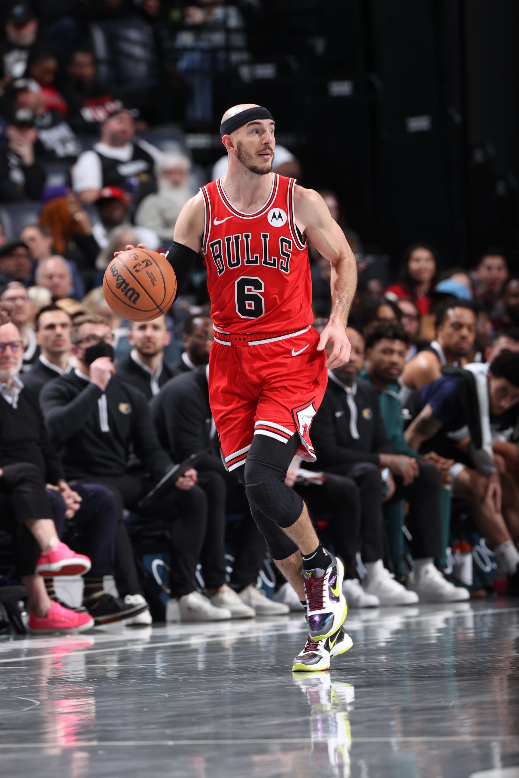 MEMPHIS, TN - FEBRUARY 8: Alex Caruso #6 of the Chicago Bulls dribbles the ball during the game against the Memphis Grizzlies on February 8, 2024 at FedExForum in Memphis, Tennessee. NOTE TO USER: User expressly acknowledges and agrees that, by downloading and or using this photograph, User is consenting to the terms and conditions of the Getty Images License Agreement. Mandatory Copyright Notice: Copyright 2024 NBAE (Photo by Joe Murphy/NBAE via Getty Images)