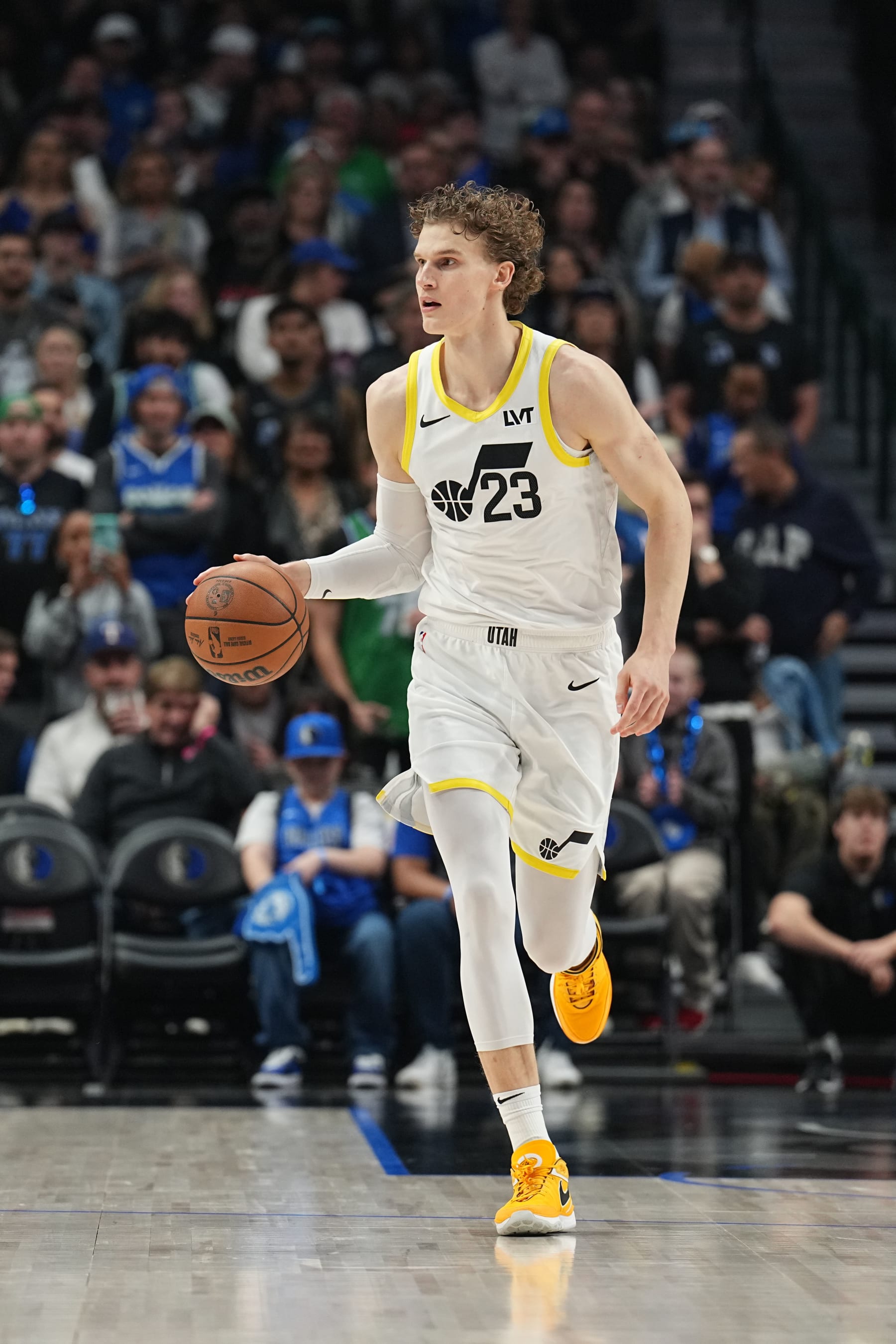 DALLAS, TX - MARCH 21: Lauri Markkanen #23 of the Utah Jazz dribbles the ball during the game against the Dallas Mavericks on March 21, 2024 at the American Airlines Center in Dallas, Texas. NOTE TO USER: User expressly acknowledges and agrees that, by downloading and or using this photograph, User is consenting to the terms and conditions of the Getty Images License Agreement. Mandatory Copyright Notice: Copyright 2024 NBAE (Photo by Glenn James/NBAE via Getty Images)