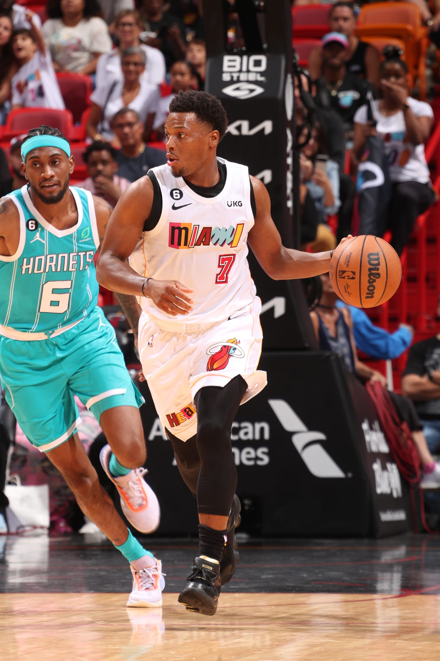MIAMI, FL - NOVEMBER 12: Kyle Lowry #7 of the Miami Heat dribbles the ball during the game against the Charlotte Hornets on November 12, 2022 at FTX Arena in Miami, Florida. NOTE TO USER: User expressly acknowledges and agrees that, by downloading and or using this Photograph, user is consenting to the terms and conditions of the Getty Images License Agreement. Mandatory Copyright Notice: Copyright 2022 NBAE (Photo by Issac Baldizon/NBAE via Getty Images)