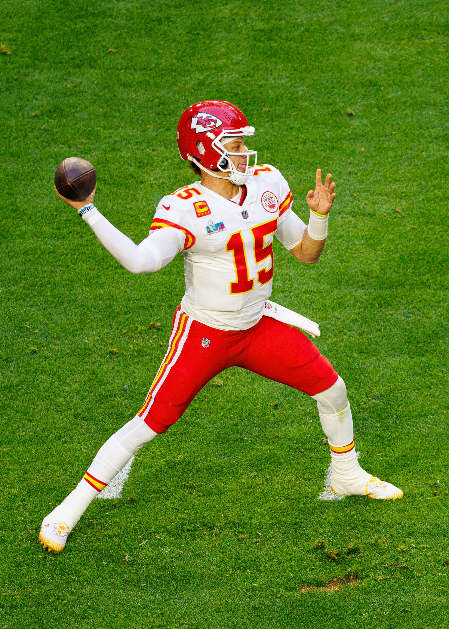 GLENDALE, AZ - FEBRUARY 12: Kansas City Chiefs quarterback Patrick Mahomes (15) throws a pass during Super Bowl LVII between the Philadelphia Eagles and the Kansas City Chiefs on Sunday, February 12th, 2023 at State Farm Stadium in Glendale, AZ. (Photo by Adam Bow/Icon Sportswire via Getty Images)