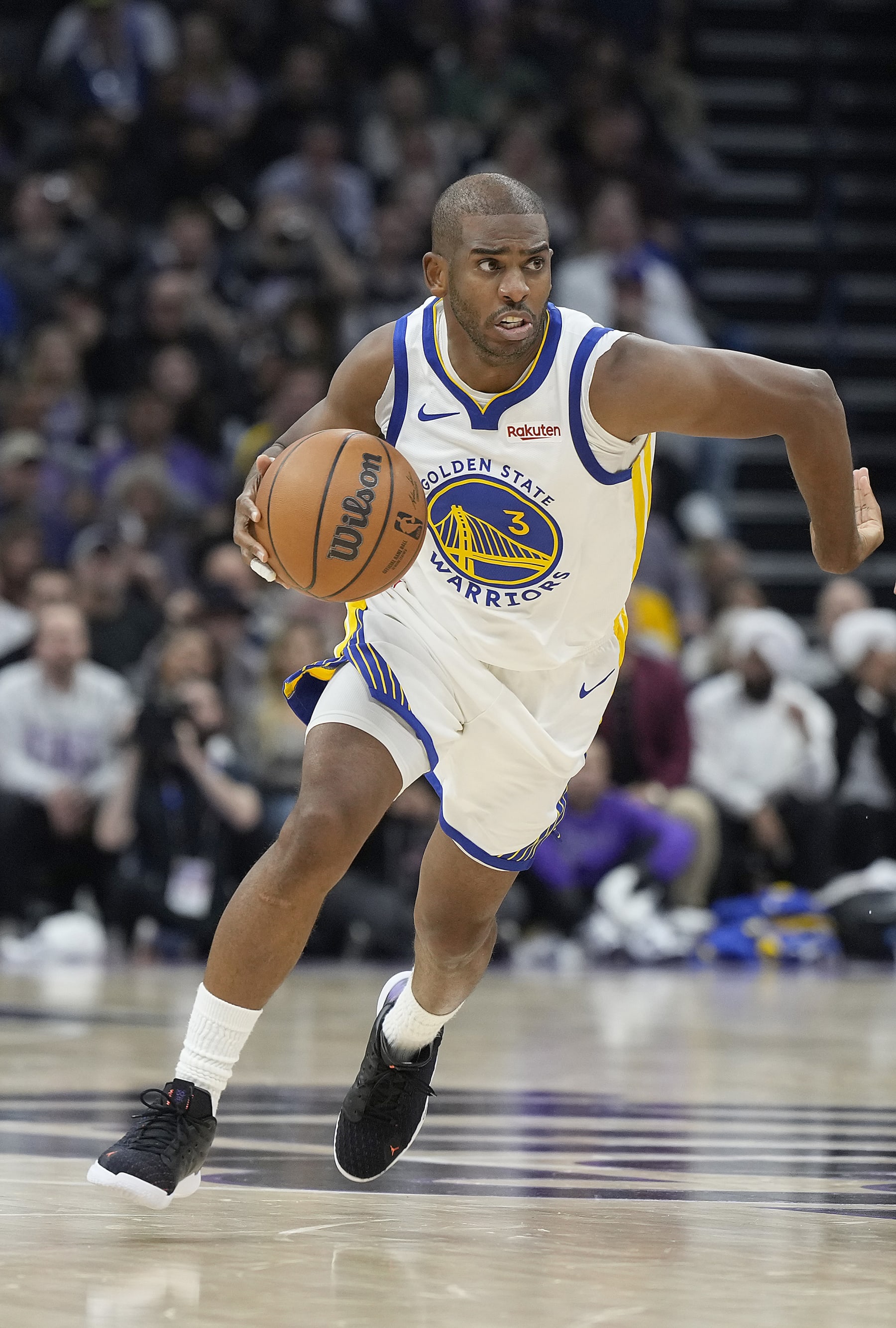 SACRAMENTO, CALIFORNIA - OCTOBER 27: Chris Paul #3 of the Golden State Warriors looks to drive towards the basket against the Sacramento Kings during the second quarter at Golden 1 Center on October 27, 2023 in Sacramento, California. NOTE TO USER: User expressly acknowledges and agrees that, by downloading and or using this photograph, User is consenting to the terms and conditions of the Getty Images License Agreement. (Photo by Thearon W. Henderson/Getty Images)