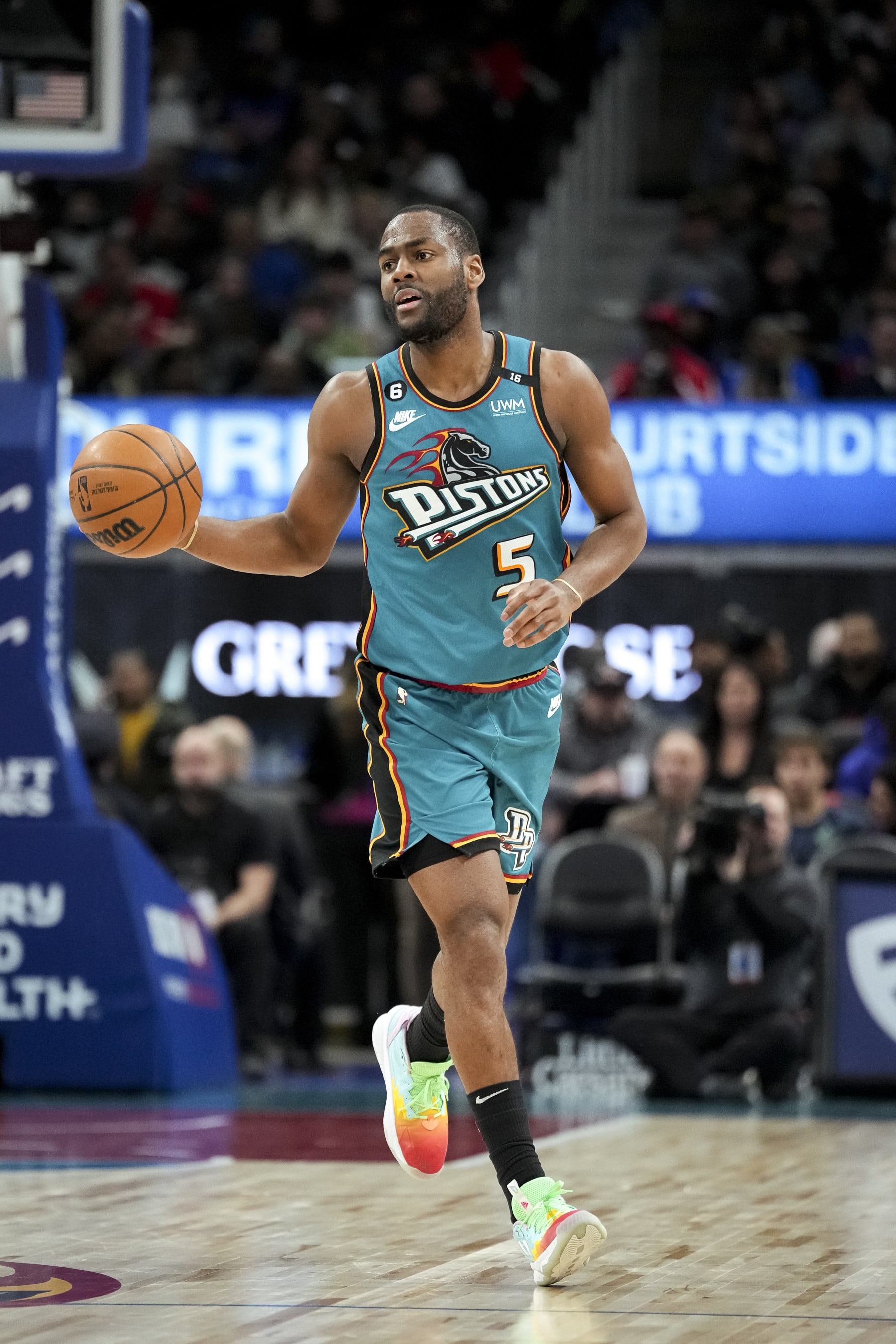DETROIT, MICHIGAN - FEBRUARY 03: Alec Burks #5 of the Detroit Pistons handles the ball against the Charlotte Hornets at Little Caesars Arena on February 03, 2023 in Detroit, Michigan. NOTE TO USER: User expressly acknowledges and agrees that, by downloading and or using this photograph, User is consenting to the terms and conditions of the Getty Images License Agreement. (Photo by Nic Antaya/Getty Images)