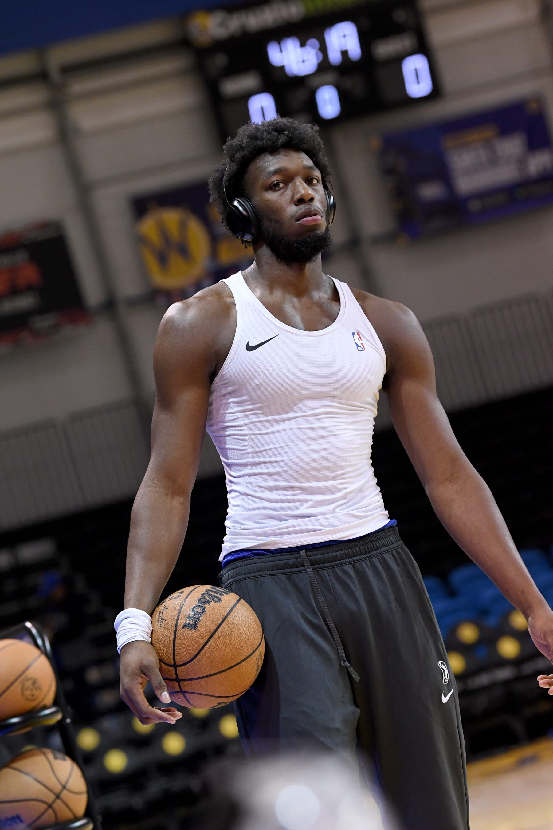 SANTA CRUZ, CA - DECEMBER 9:  James Wiseman #33 of the Santa Cruz Warriors warms up before playing against the South Bay Lakers during the NBA G-League game on December 9, 2022 at the Kaiser Permanente Arena in Santa Cruz, California. NOTE TO USER: User expressly acknowledges and agrees that, by downloading and or using this photograph, user is consenting to the terms and conditions of Getty Images License Agreement. Mandatory Copyright Notice: Copyright 2022 NBAE (Photo by Noah Graham/NBAE via Getty Images)