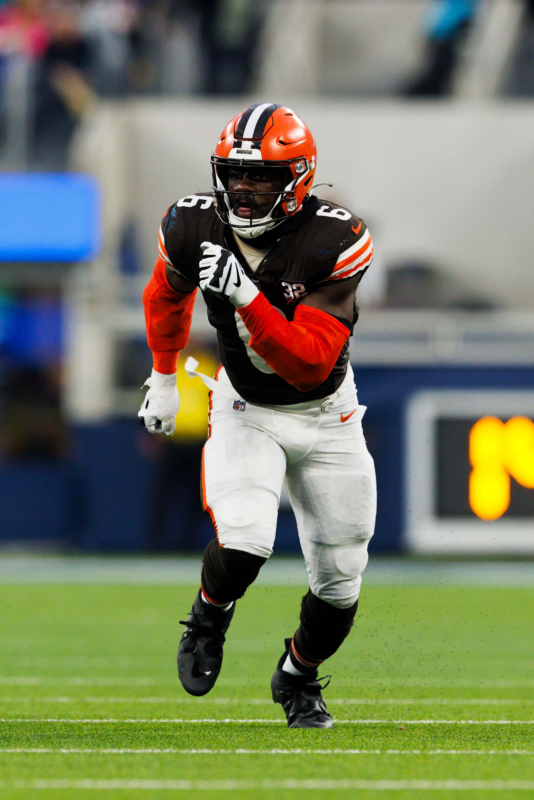 INGLEWOOD, CALIFORNIA - DECEMBER 03: Jeremiah Owusu-Koramoah #6 of the Cleveland Browns rushes the edge during a game against the Los Angeles Rams at SoFi Stadium on December 03, 2023 in Inglewood, California. (Photo by Ric Tapia/Getty Images)