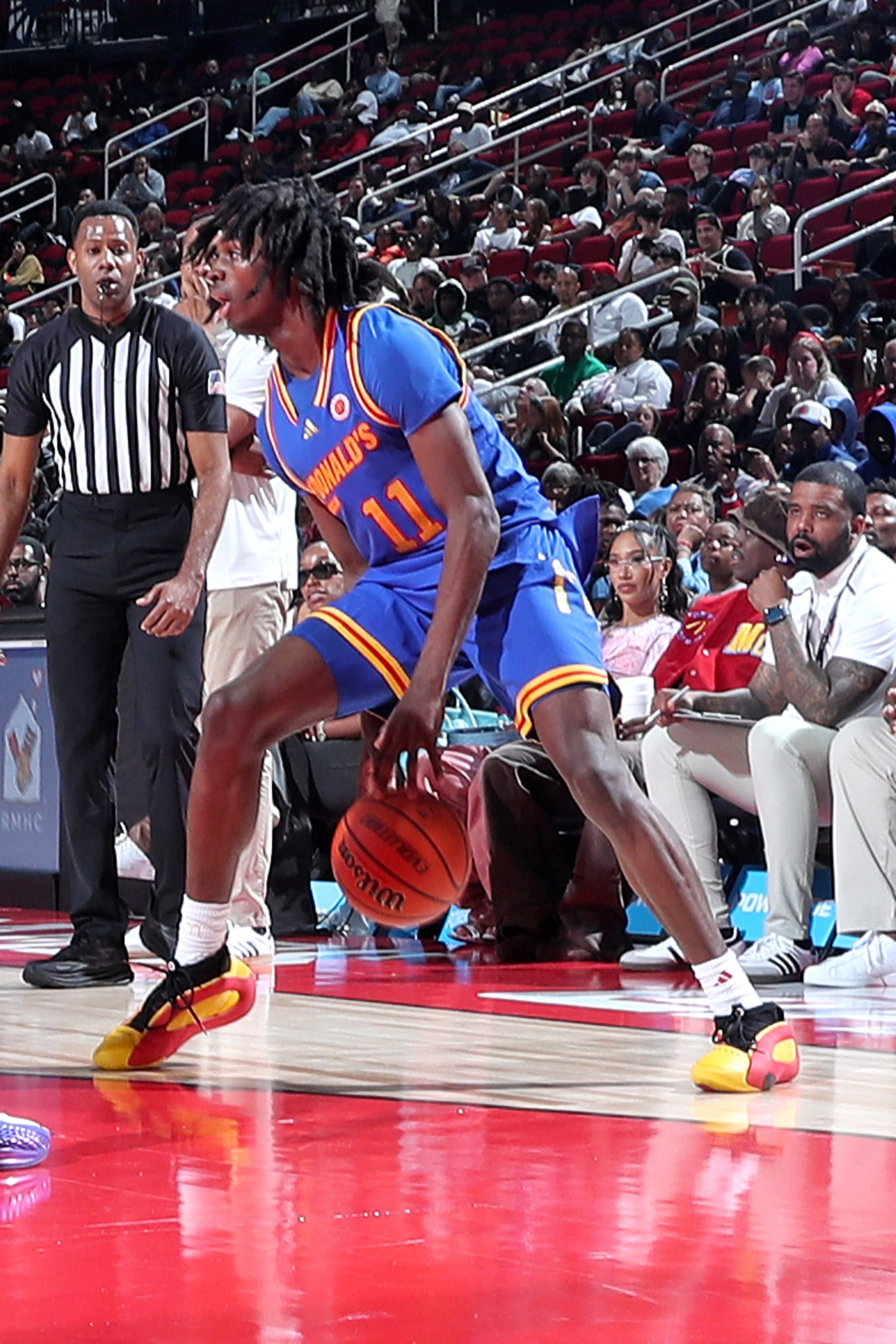 HOUSTON, TX - APRIL 02: McDonalds All American East guard Ian Jackson (11) dribbles on the perimeter during the 2024 McDonald's All American Boys Game on April 2, 2024 at the Toyota Center in Houston, Texas. (Photo by Brian Spurlock/Icon Sportswire via Getty Images) HOUSTON, TX - APRIL 02: McDonalds All American East guard Ian Jackson (11) dribbles on the perimeter during the 2024 McDonald's All American Boys Game on April 2, 2024 at the Toyota Center in Houston, Texas. (Photo by Brian Spurlock/Icon Sportswire via Getty Images)