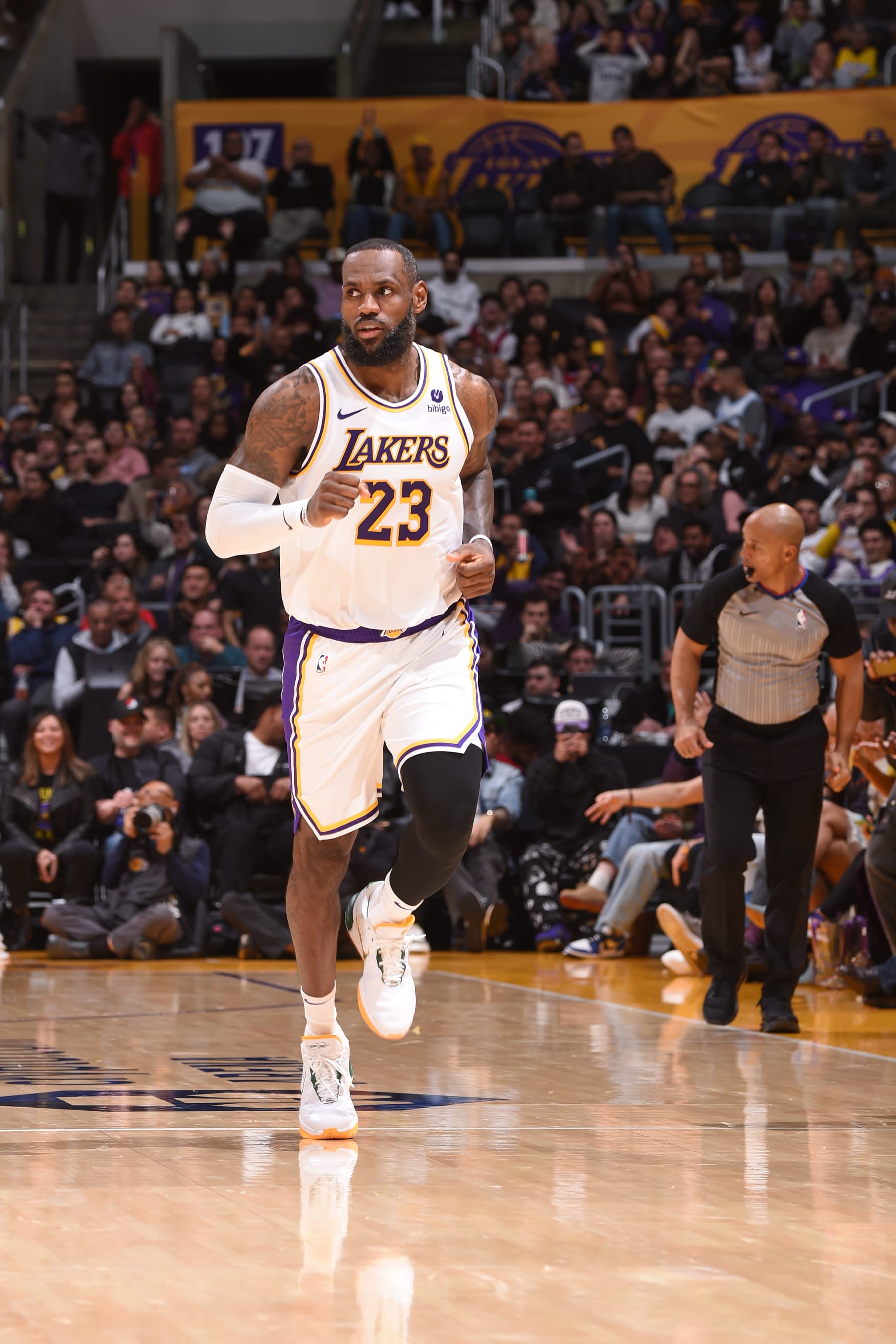 LOS ANGELES, CA - JANUARY 21:  LeBron James #23 of the Los Angeles Lakers look on during the game on January 21, 2024 at Crypto.Com Arena in Los Angeles, California. NOTE TO USER: User expressly acknowledges and agrees that, by downloading and/or using this Photograph, user is consenting to the terms and conditions of the Getty Images License Agreement. Mandatory Copyright Notice: Copyright 2024 NBAE (Photo by Juan Ocampo/NBAE via Getty Images)