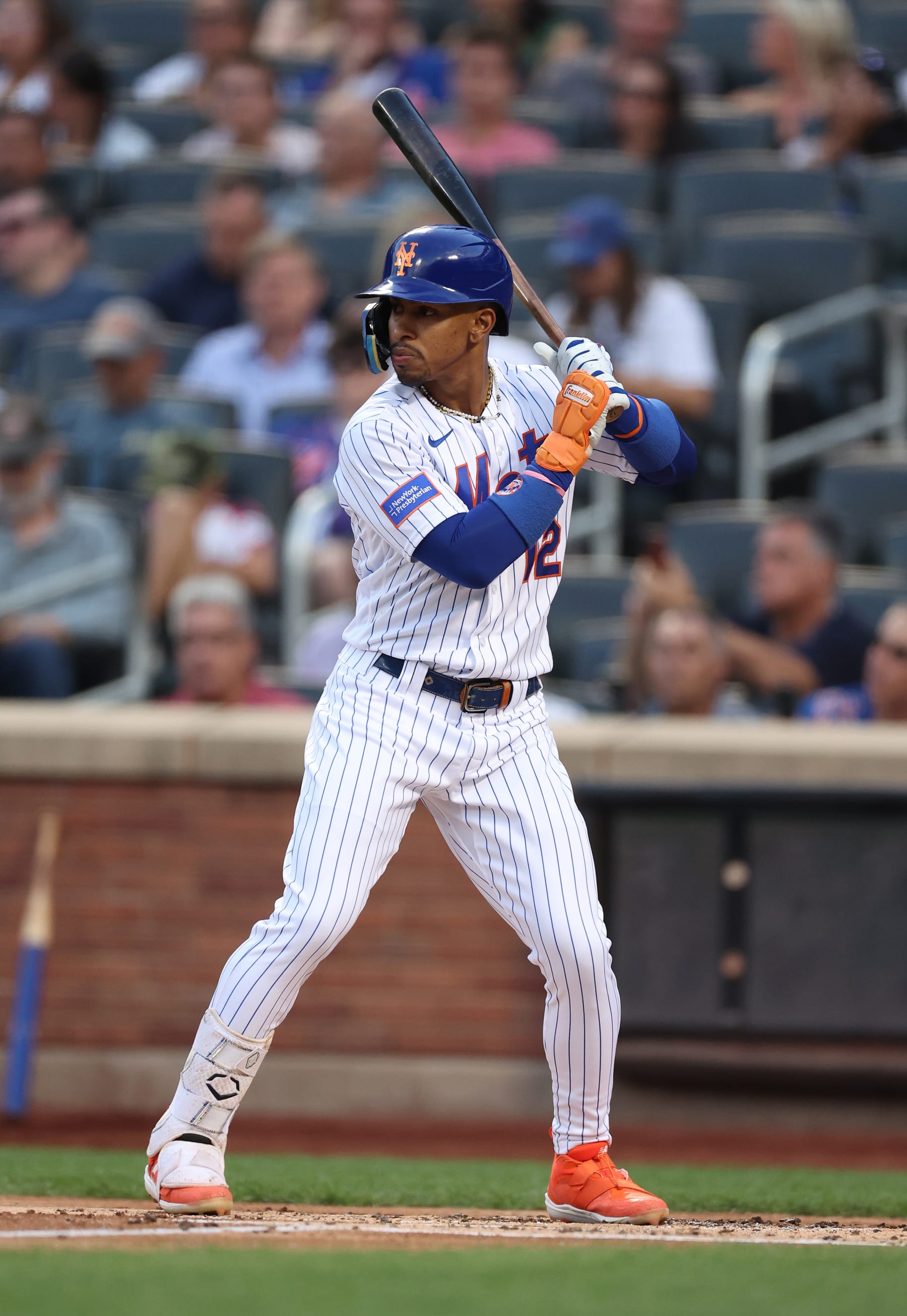NEW YORK, NEW YORK - AUGUST 09:  Francisco Lindor #12 of the New York Mets bats against the Chicago Cubs during their game at Citi Field on August 09, 2023 in New York City. (Photo by Al Bello/Getty Images)
