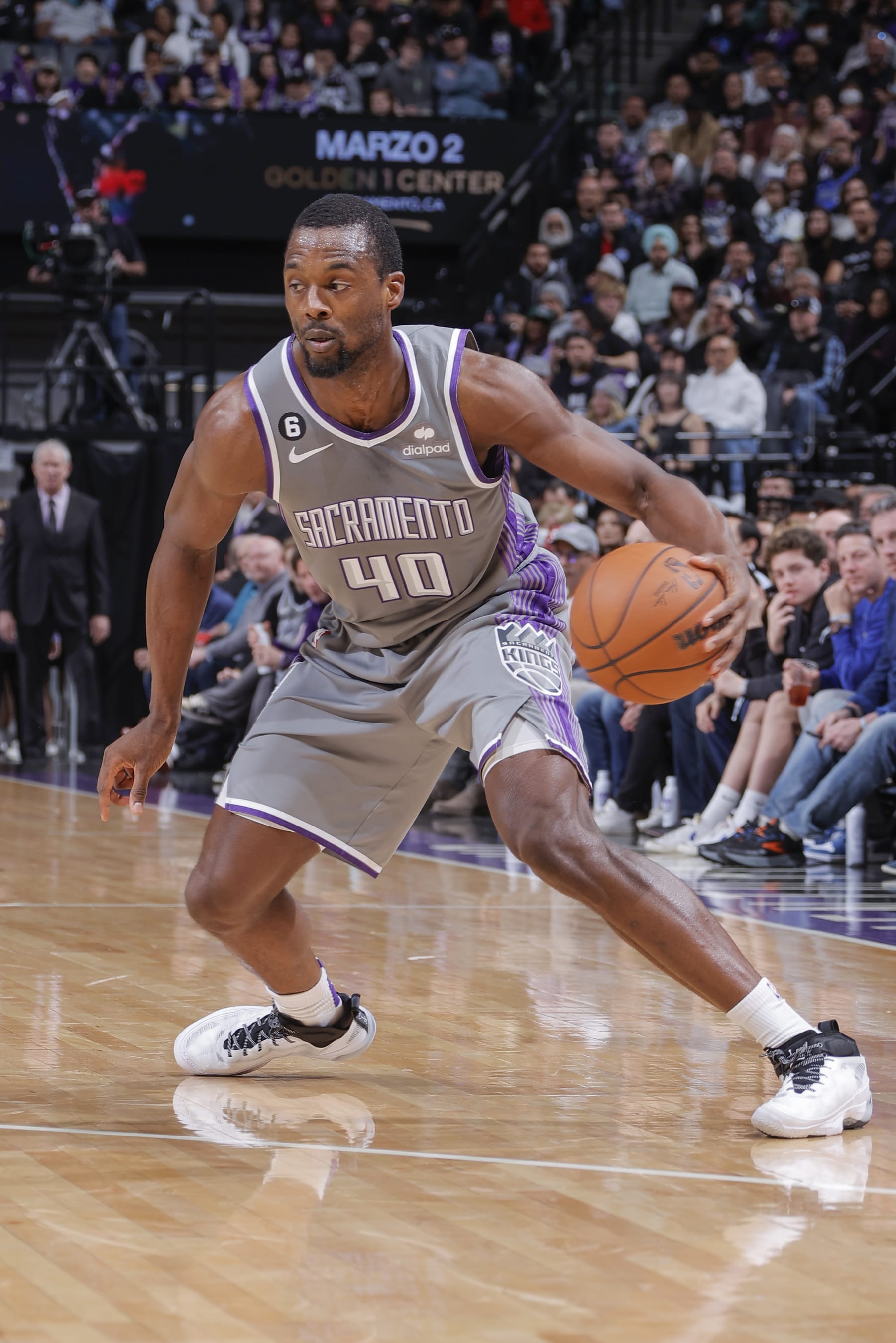 SACRAMENTO, CA - FEBUARY 10:  Harrison Barnes #40 of the Sacramento Kings goes to the basket during the game on Febuary 10, 2023 at Golden 1 Center in Sacramento, California. NOTE TO USER: User expressly acknowledges and agrees that, by downloading and or using this Photograph, user is consenting to the terms and conditions of the Getty Images License Agreement. Mandatory Copyright Notice: Copyright 2023 NBAE (Photo by Rocky Widner/NBAE via Getty Images)