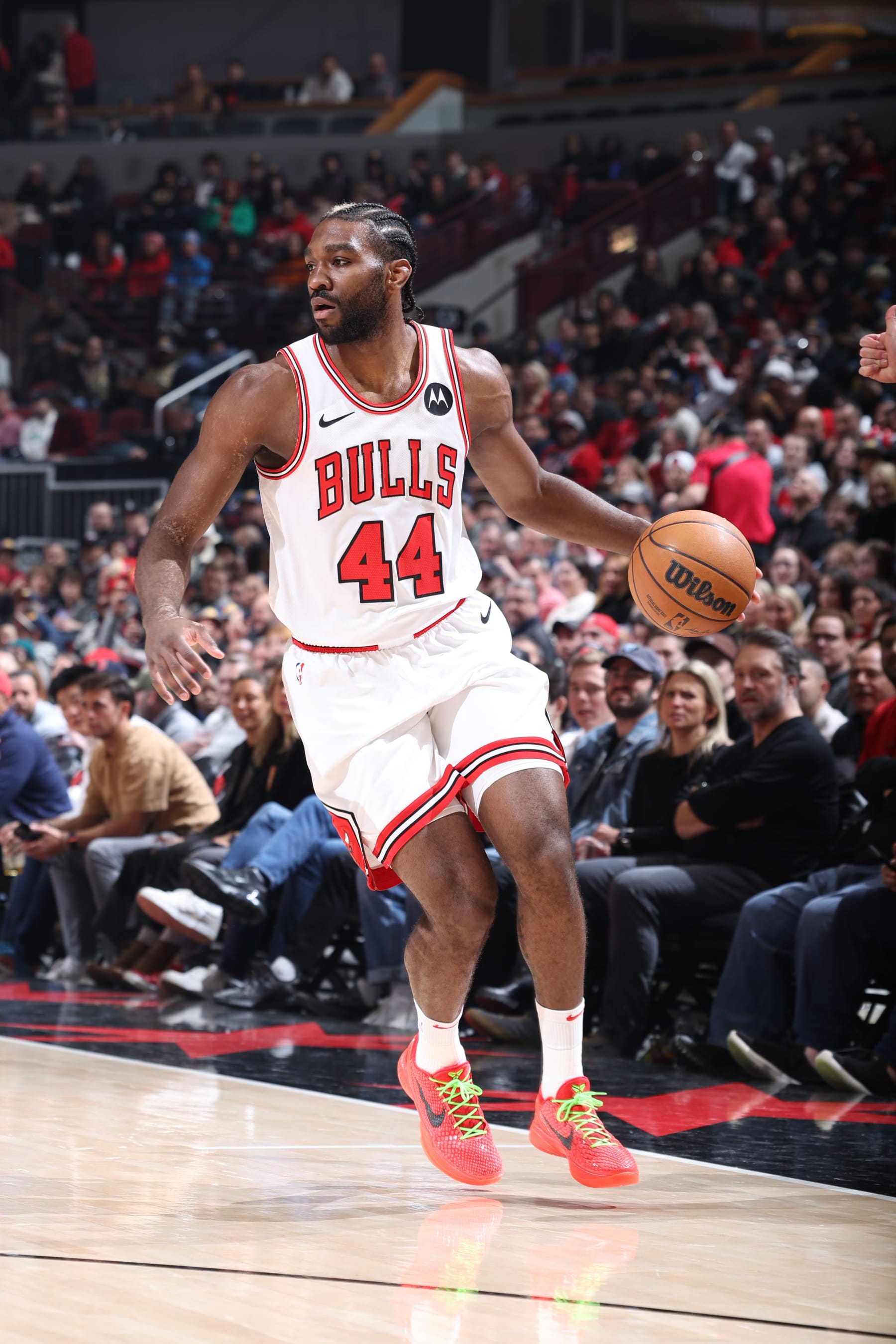 CHICAGO, IL - JANUARY 20: Patrick Williams #44 of the Chicago Bulls handles the ball during the game against the Memphis Grizzlies on January 20, 2024 at United Center in Chicago, Illinois. NOTE TO USER: User expressly acknowledges and agrees that, by downloading and or using this photograph, User is consenting to the terms and conditions of the Getty Images License Agreement. Mandatory Copyright Notice: Copyright 2024 NBAE (Photo by Jeff Haynes/NBAE via Getty Images)