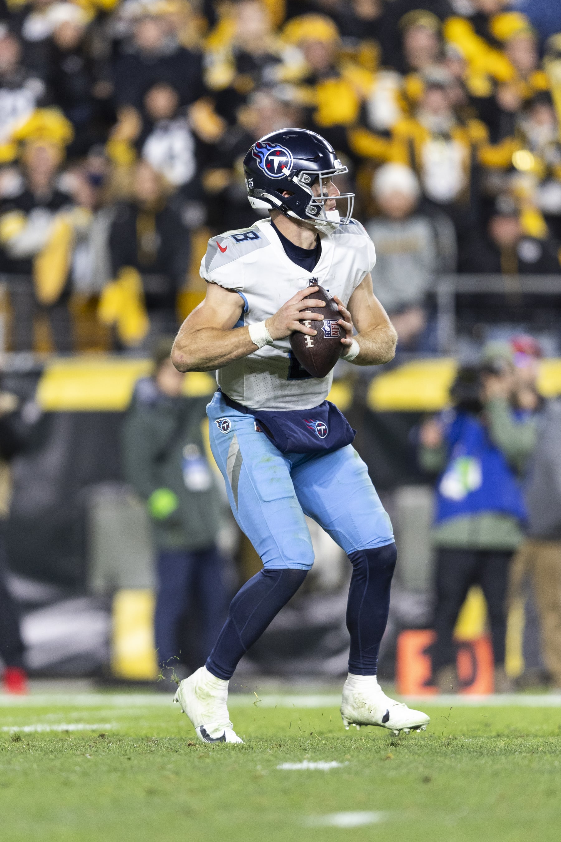 PITTSBURGH, PENNSYLVANIA - NOVEMBER 02: Will Levis #8 of the Tennessee Titans drops back to pass during an NFL football game between the Pittsburgh Steelers and the Tennessee Titans at Acrisure Stadium on November 02, 2023 in Pittsburgh, Pennsylvania. (Photo by Michael Owens/Getty Images)