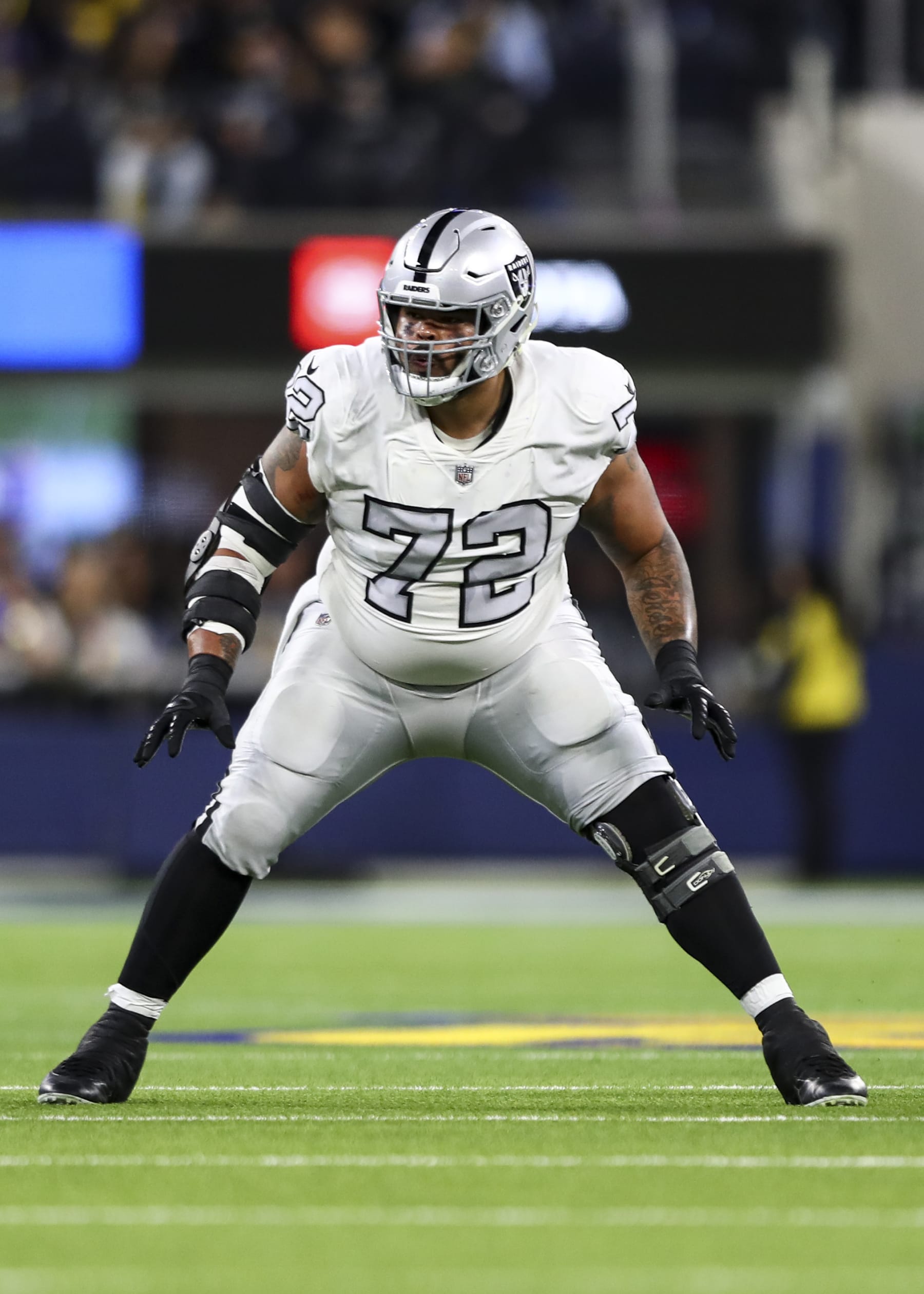 INGLEWOOD, CA - DECEMBER 8: Jermaine Eluemunor #72 of the Las Vegas Raiders blocks during an NFL football game against the Los Angeles Rams at SoFi Stadium on December 8, 2022 in Inglewood, California. (Photo by Kevin Sabitus/Getty Images)