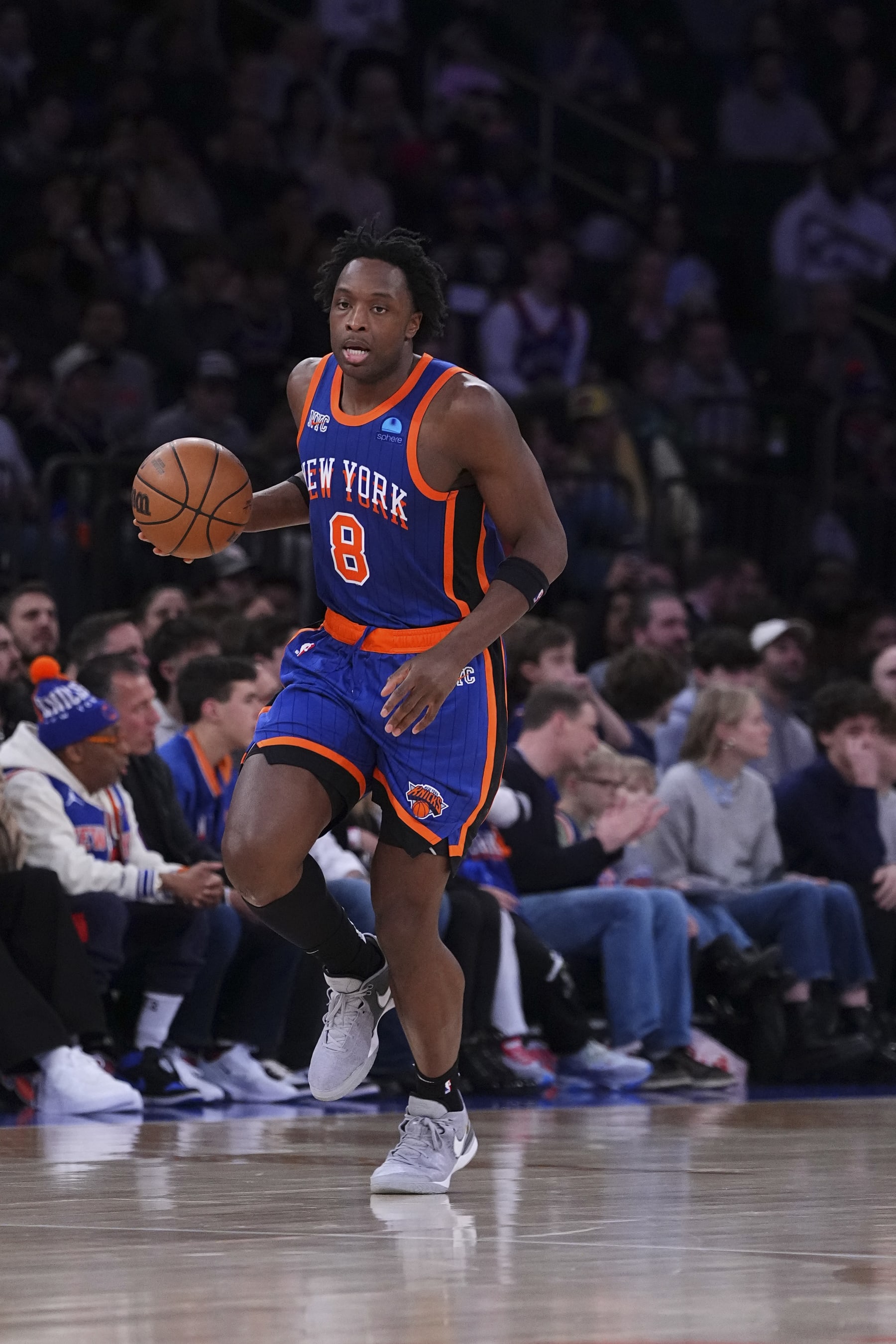 NEW YORK, NEW YORK - JANUARY 27: OG Anunoby #8 of the New York Knicks dribbles the ball against the Miami Heat at Madison Square Garden on January 27, 2024 in New York City. NOTE TO USER: User expressly acknowledges and agrees that, by downloading and or using this photograph, User is consenting to the terms and conditions of the Getty Images License Agreement. (Photo by Mitchell Leff/Getty Images)