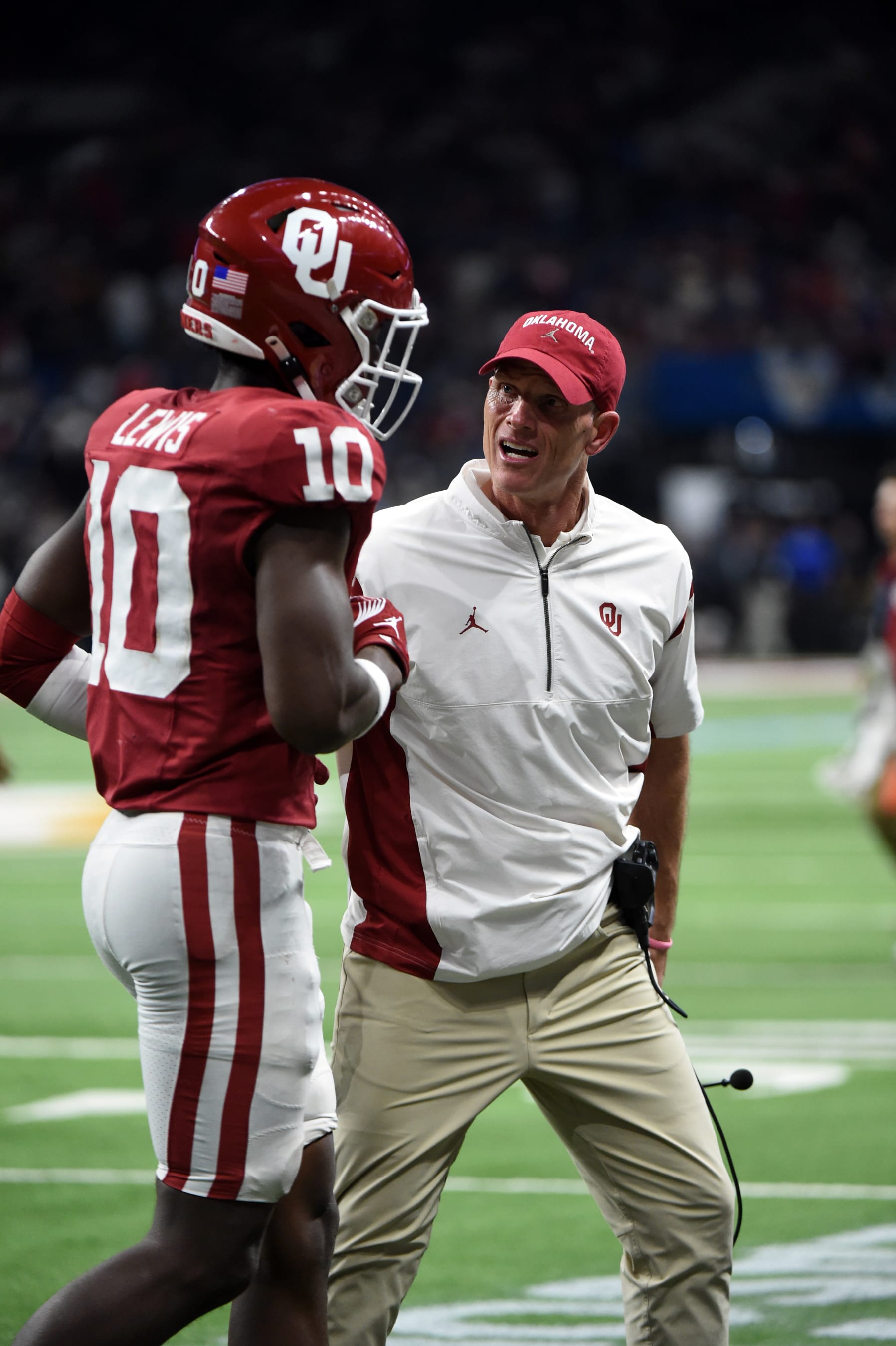 Oklahoma head coach Brent Venables