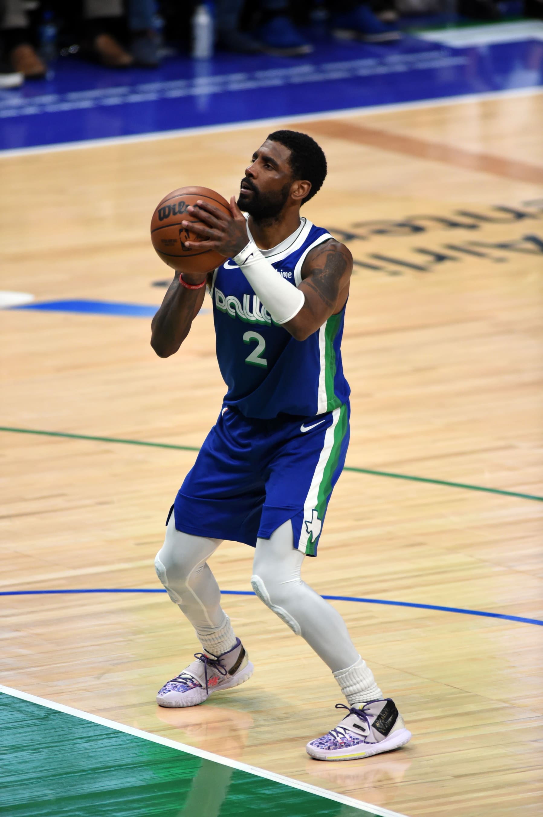 DALLAS, TX - APRIL 05: Dallas Mavericks guard Kyrie Irving shoots a free throw during the game featuring the Sacramento Kings and the Dallas Mavericks on April 5, 2023 at the American Airlines Center in Dallas, TX. (Photo by John Rivera/Icon Sportswire via Getty Images)