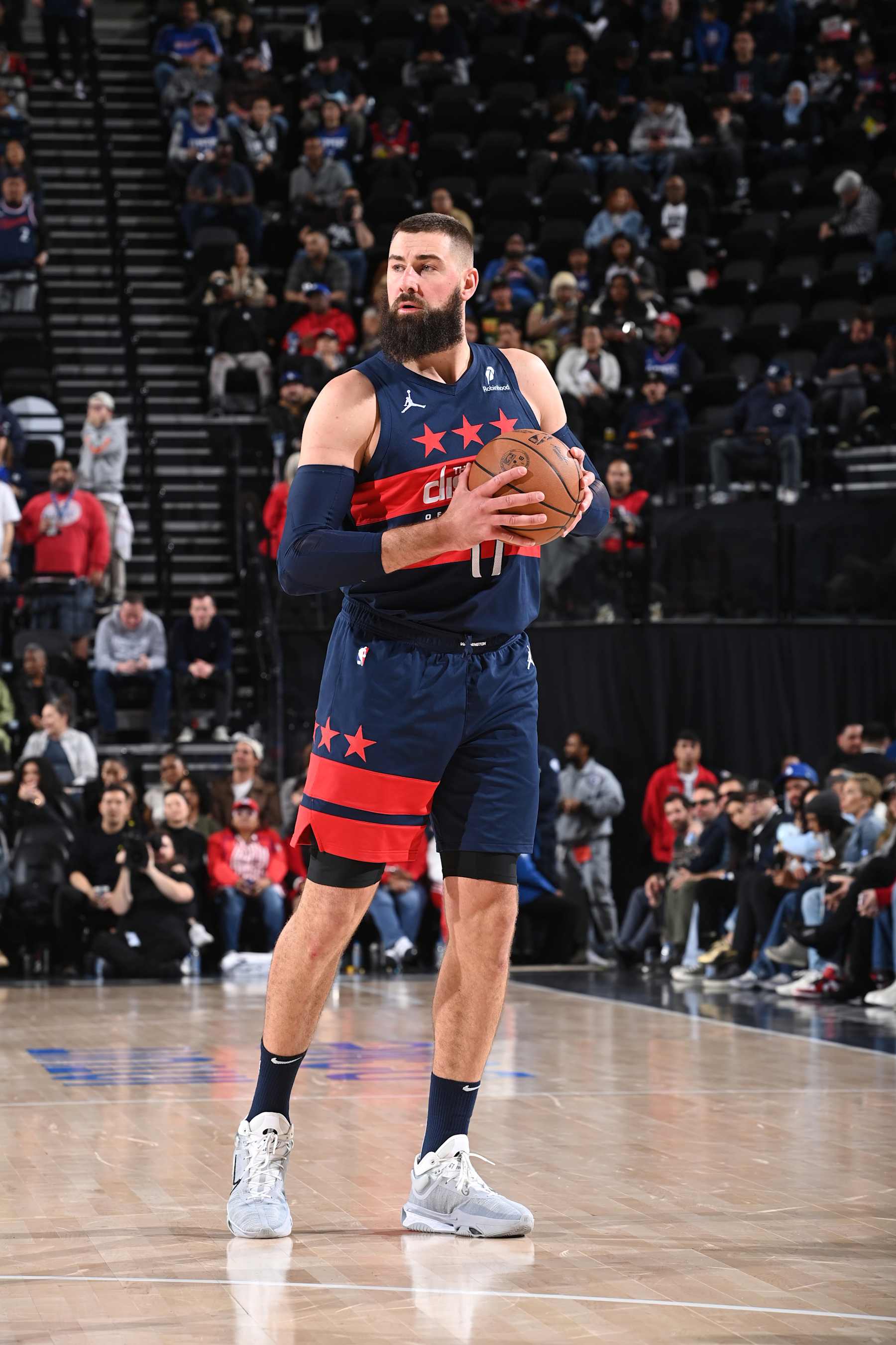 INGLEWOOD, CA - JANUARY 23: Jonas Valanciunas #17 of the Washington Wizards handles the ball during the game against the LA Clippers on January 23, 2025 at Intuit Dome in Los Angeles, California. NOTE TO USER: User expressly acknowledges and agrees that, by downloading and/or using this Photograph, user is consenting to the terms and conditions of the Getty Images License Agreement. Mandatory Copyright Notice: Copyright 2025 NBAE (Photo by Juan Ocampo/NBAE via Getty Images)