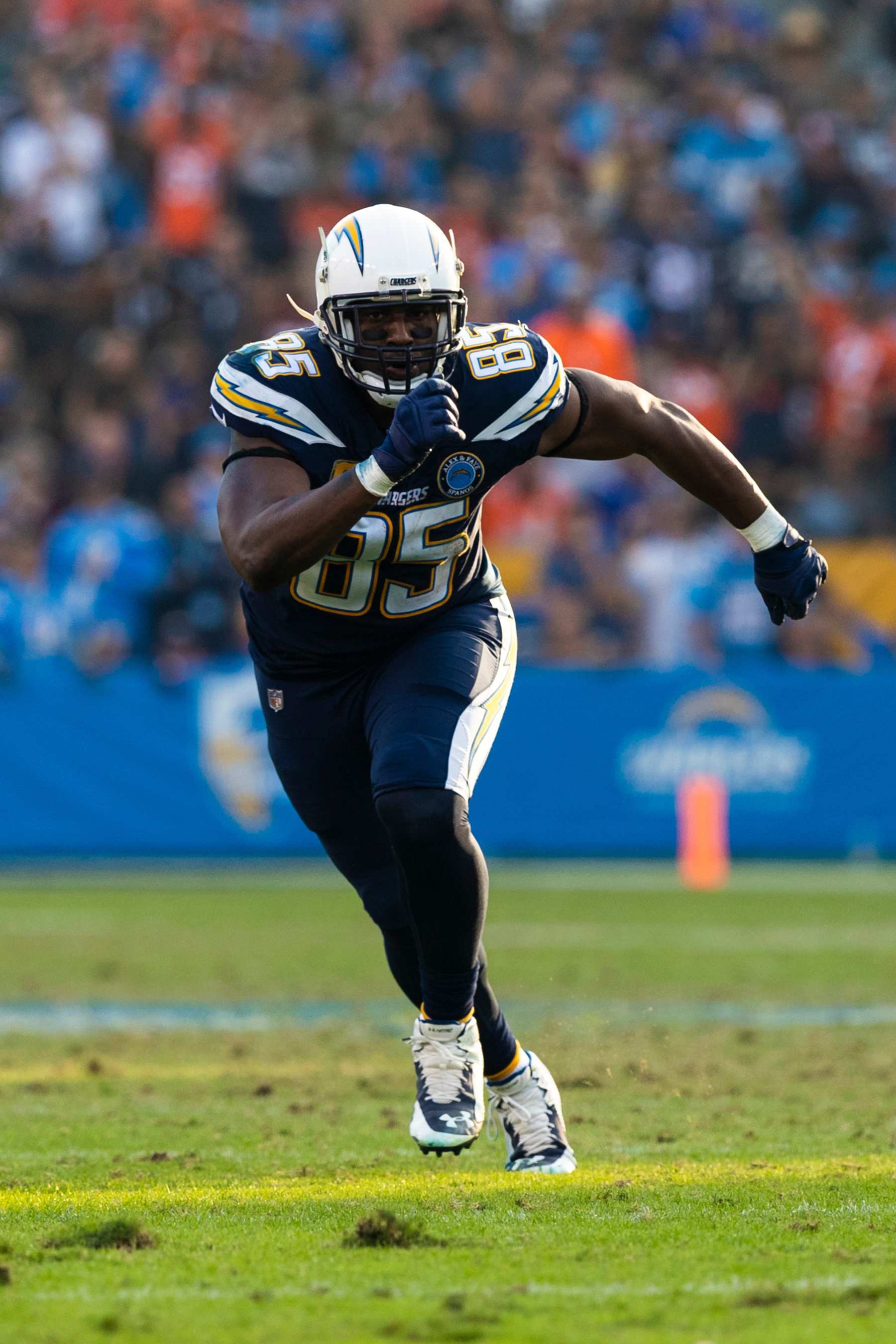 CARSON, CA - NOVEMBER 18: Los Angeles Chargers tight end Antonio Gates (85) during the NFL regular season game against the Denver Broncos on Sunday, November 18, 2018, at StubHub Center in Carson, CA. (Photo by Ric Tapia/Icon Sportswire via Getty Images)