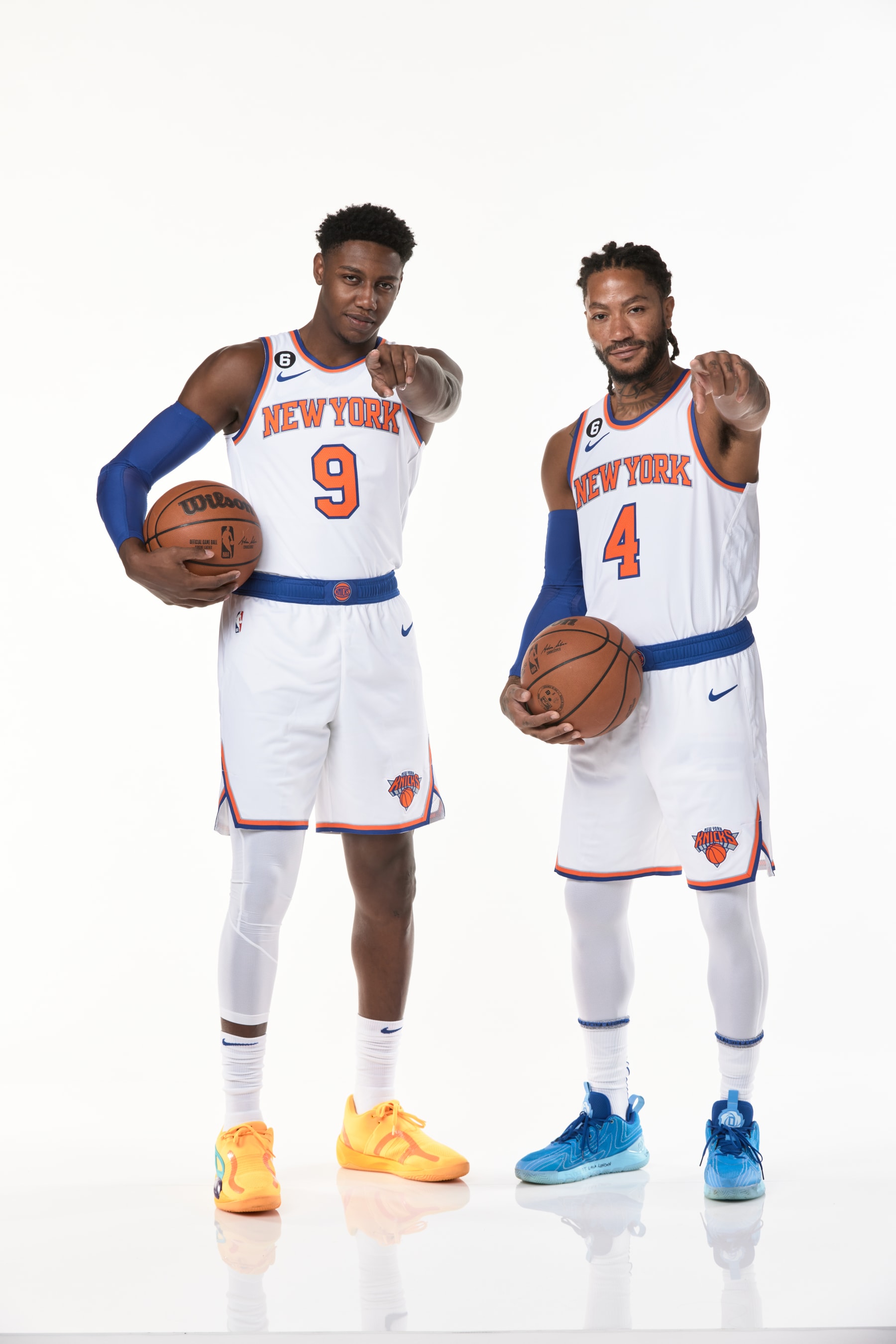 TARRYTOWN, NY- SEPTEMBER  26:  RJ Barrett #9 and Derrick Rose #4 of the New York Knicks pose for a portrait during NBA Media Day at the Knicks Training Center on September 26, 2022 in Tarrytown, New York. NOTE TO USER: User expressly acknowledges and agrees that, by downloading and/or using this photograph, user is consenting to the terms and conditions of the Getty Images License Agreement.  Mandatory Copyright Notice: Copyright 2022 NBAE (Photo by Steven Freeman/NBAE via Getty Images)