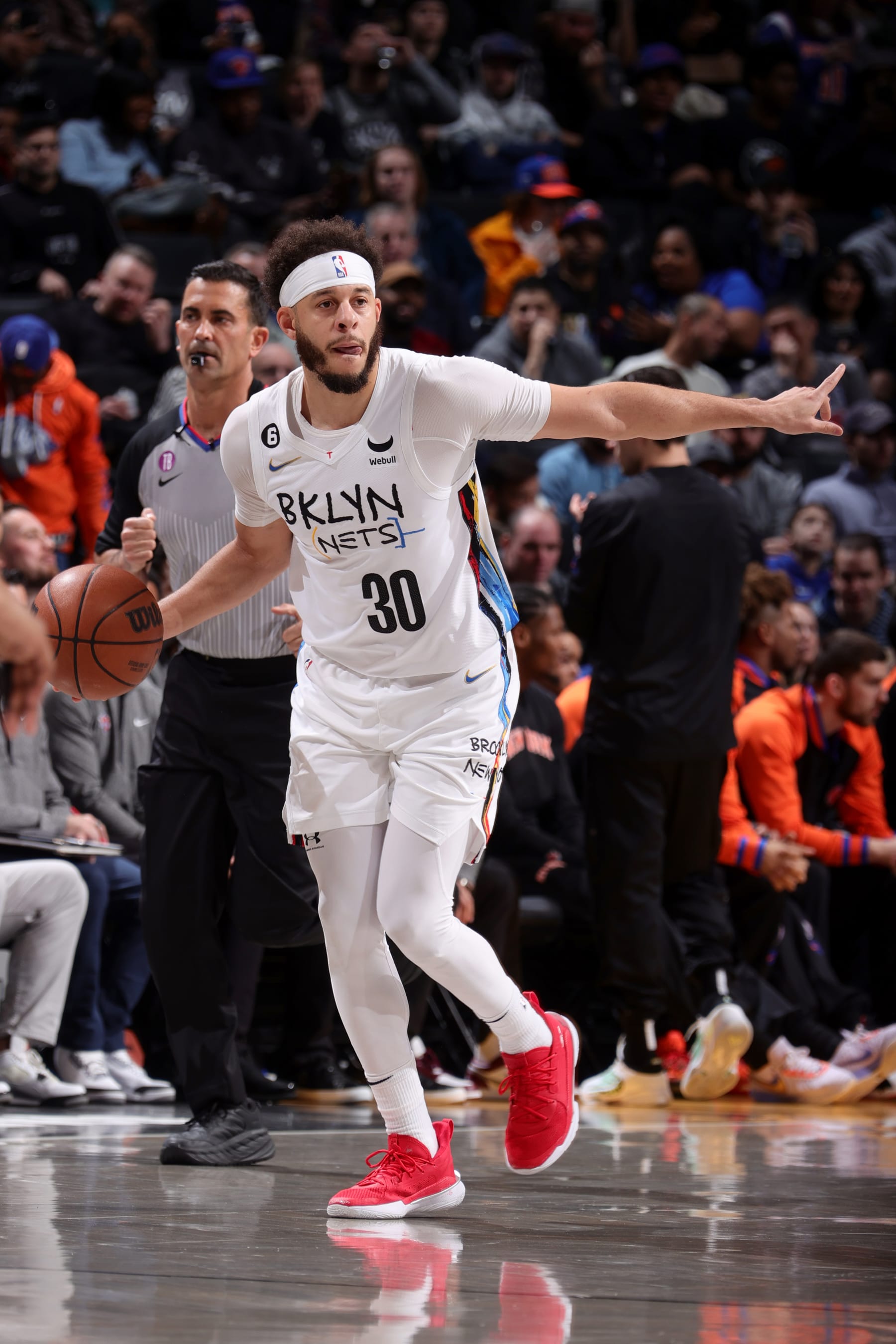 BROOKLYN, NY - JANUARY 28: Seth Curry #30 of the Brooklyn Nets dribbles the ball during the game against the New York Knicks on January 28, 2023 at Barclays Center in Brooklyn, New York. NOTE TO USER: User expressly acknowledges and agrees that, by downloading and or using this Photograph, user is consenting to the terms and conditions of the Getty Images License Agreement. Mandatory Copyright Notice: Copyright 2023 NBAE (Photo by Nathaniel S. Butler/NBAE via Getty Images)