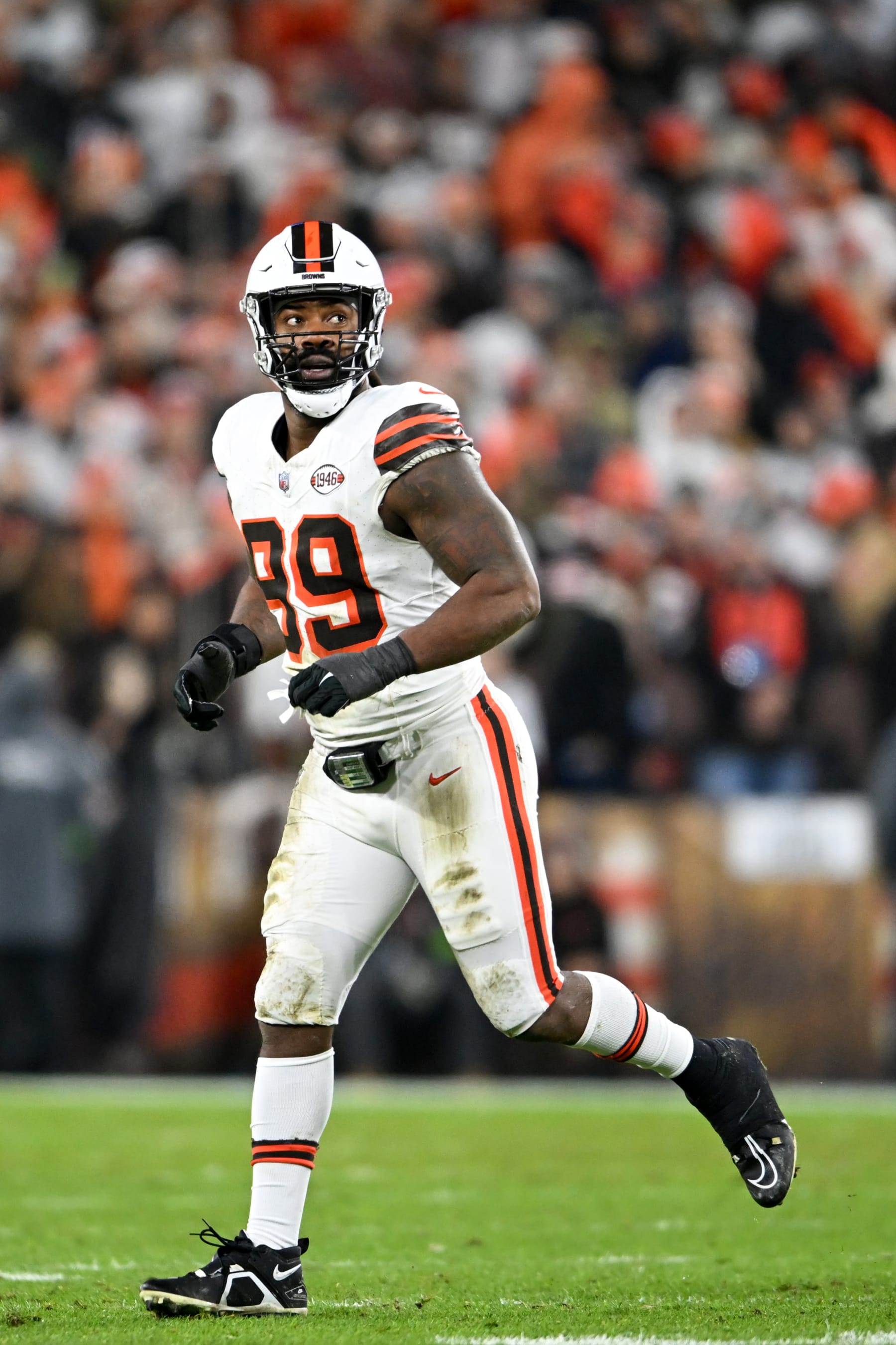 CLEVELAND, OHIO - DECEMBER 28: Za'Darius Smith #99 of the Cleveland Browns runs off the field during the second half against the New York Jets at Cleveland Browns Stadium on December 28, 2023 in Cleveland, Ohio. (Photo by Nick Cammett/Diamond Images via Getty Images)