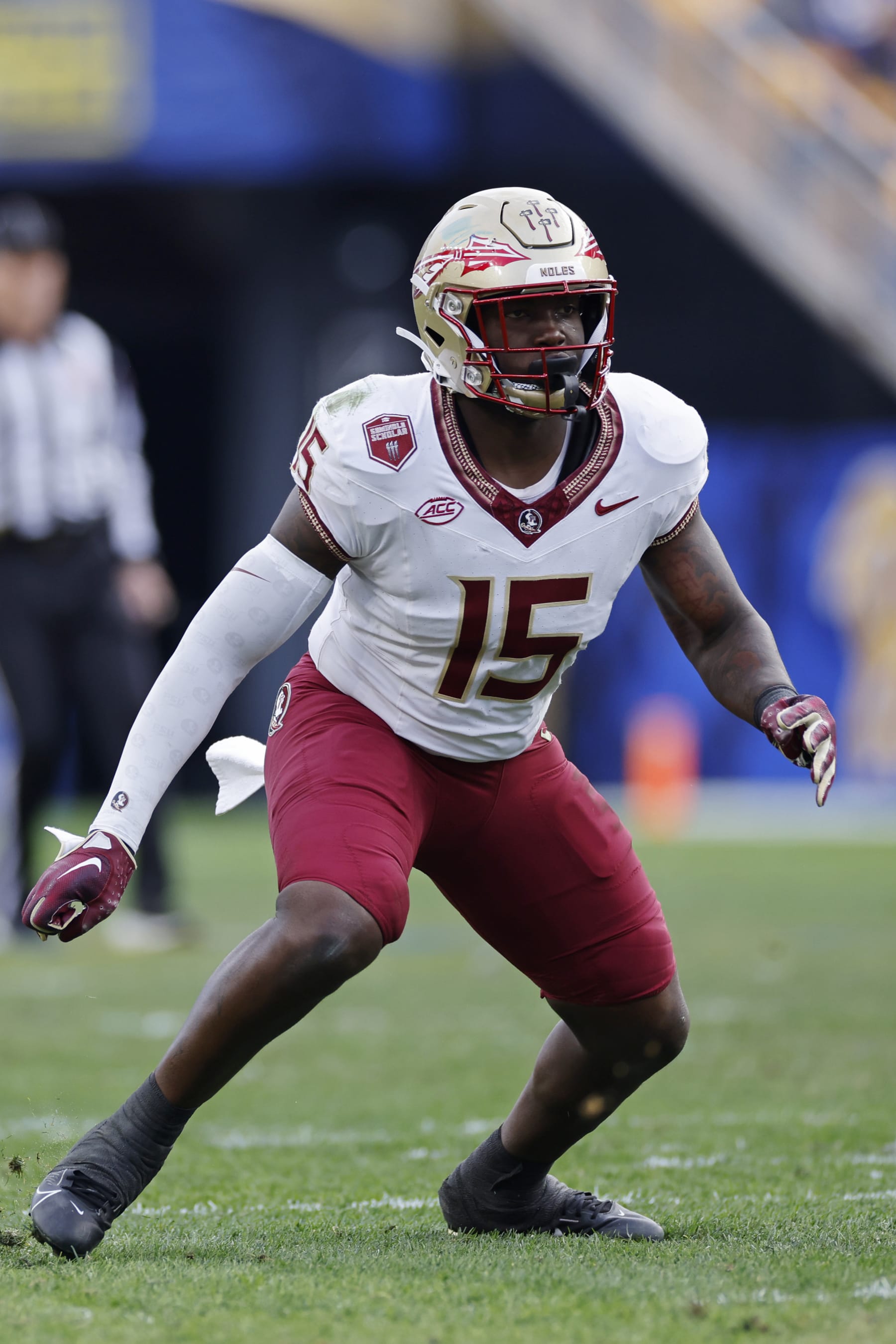 PITTSBURGH, PA - NOVEMBER 04: Florida State Seminoles linebacker Tatum Bethune (15) lines up on defense during a college football game against the Pittsburgh Panthers on November 04, 2023 at Acrisure Stadium in Pittsburgh, Pennsylvania. (Photo by Joe Robbins/Icon Sportswire via Getty Images)