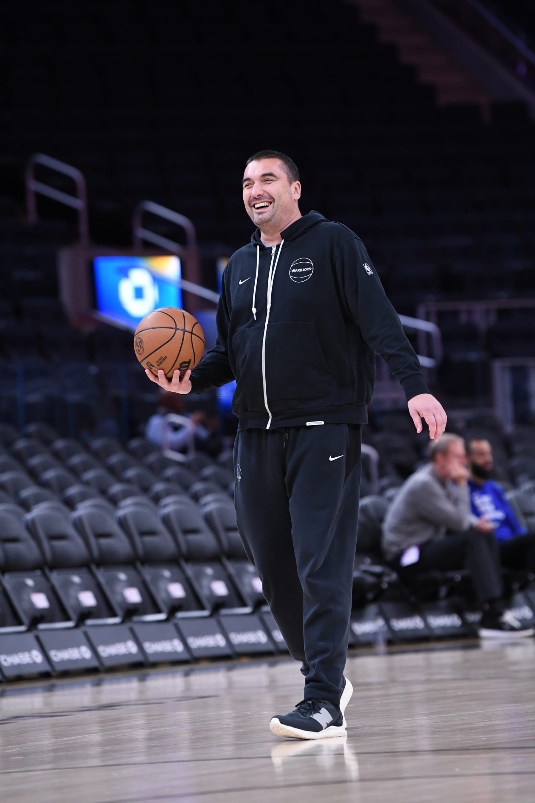 SAN FRANCISCO, CA- JANUARY 5: Assistant Coach Dejan MilojeviÄ of the Golden State Warriors smiles prior to the game against the Detroit Pistons on January 5, 2024 at Chase Center in San Francisco, California. NOTE TO USER: User expressly acknowledges and agrees that, by downloading and or using this photograph, User is consenting to the terms and conditions of the Getty Images License Agreement. Mandatory Copyright Notice: Copyright 2024 NBAE  (Photo by Noah Graham/NBAE via Getty Images)
