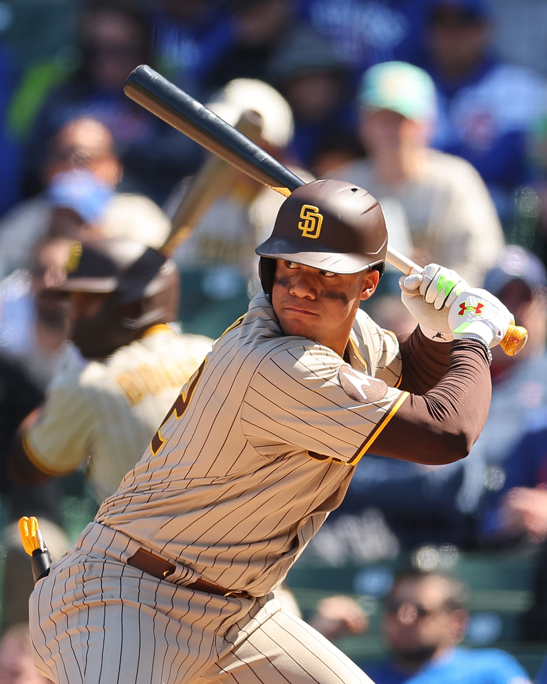 CHICAGO, ILLINOIS - APRIL 27: Juan Soto #22 of the San Diego Padres at bat against the Chicago Cubs at Wrigley Field on April 27, 2023 in Chicago, Illinois. (Photo by Michael Reaves/Getty Images)
