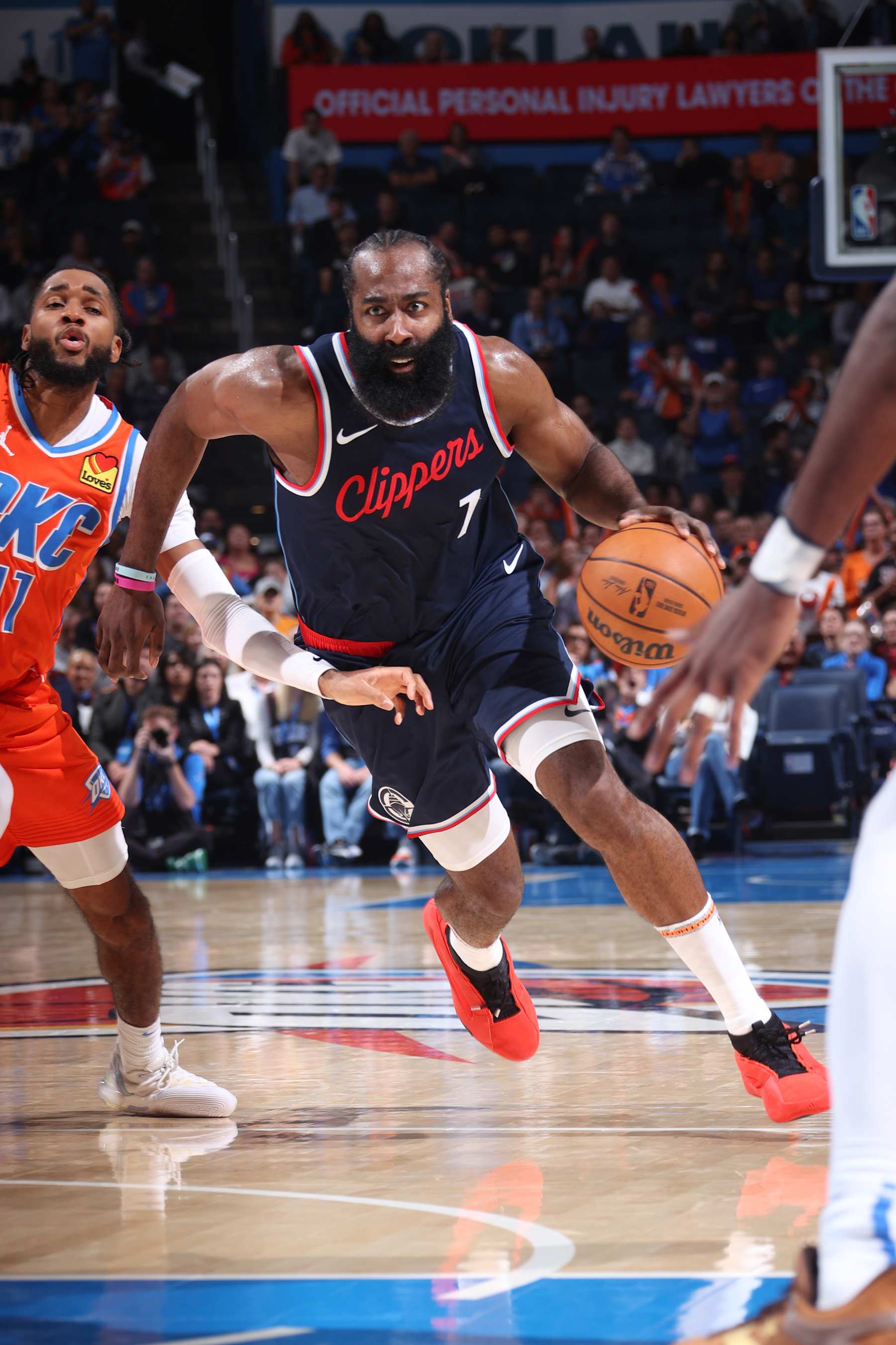 OKLAHOMA CITY, OK - NOVEMBER 11: James Harden #1 of the LA Clippers drives to the basket during the game against the Oklahoma City Thunder on November 11, 2024 at Paycom Center in Oklahoma City, Oklahoma. NOTE TO USER: User expressly acknowledges and agrees that, by downloading and or using this photograph, User is consenting to the terms and conditions of the Getty Images License Agreement. Mandatory Copyright Notice: Copyright 2024 NBAE (Photo by Nathaniel S. Butler/NBAE via Getty Images)