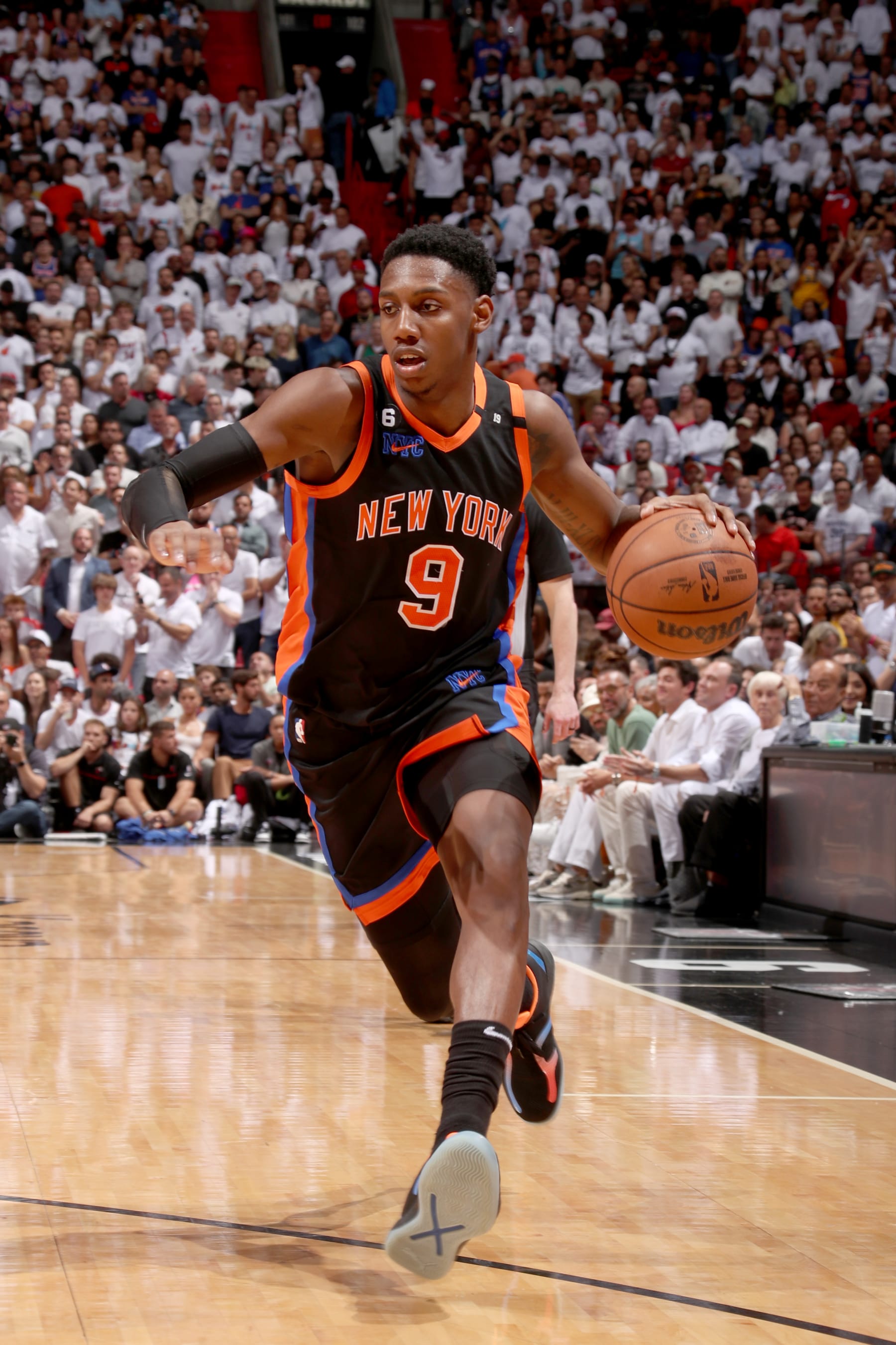 MIAMI, FL - MAY 8:  RJ Barrett #9 of the New York Knicks dribbles the ball during Game 4 of the Eastern Conference Semi-Finals of the 2023 NBA Playoffs against the Miami Heat on May 8, 2023 at Kaseya Center in Miami, Florida. NOTE TO USER: User expressly acknowledges and agrees that, by downloading and or using this Photograph, user is consenting to the terms and conditions of the Getty Images License Agreement. Mandatory Copyright Notice: Copyright 2023 NBAE (Photo by Issac Baldizon/NBAE via Getty Images)