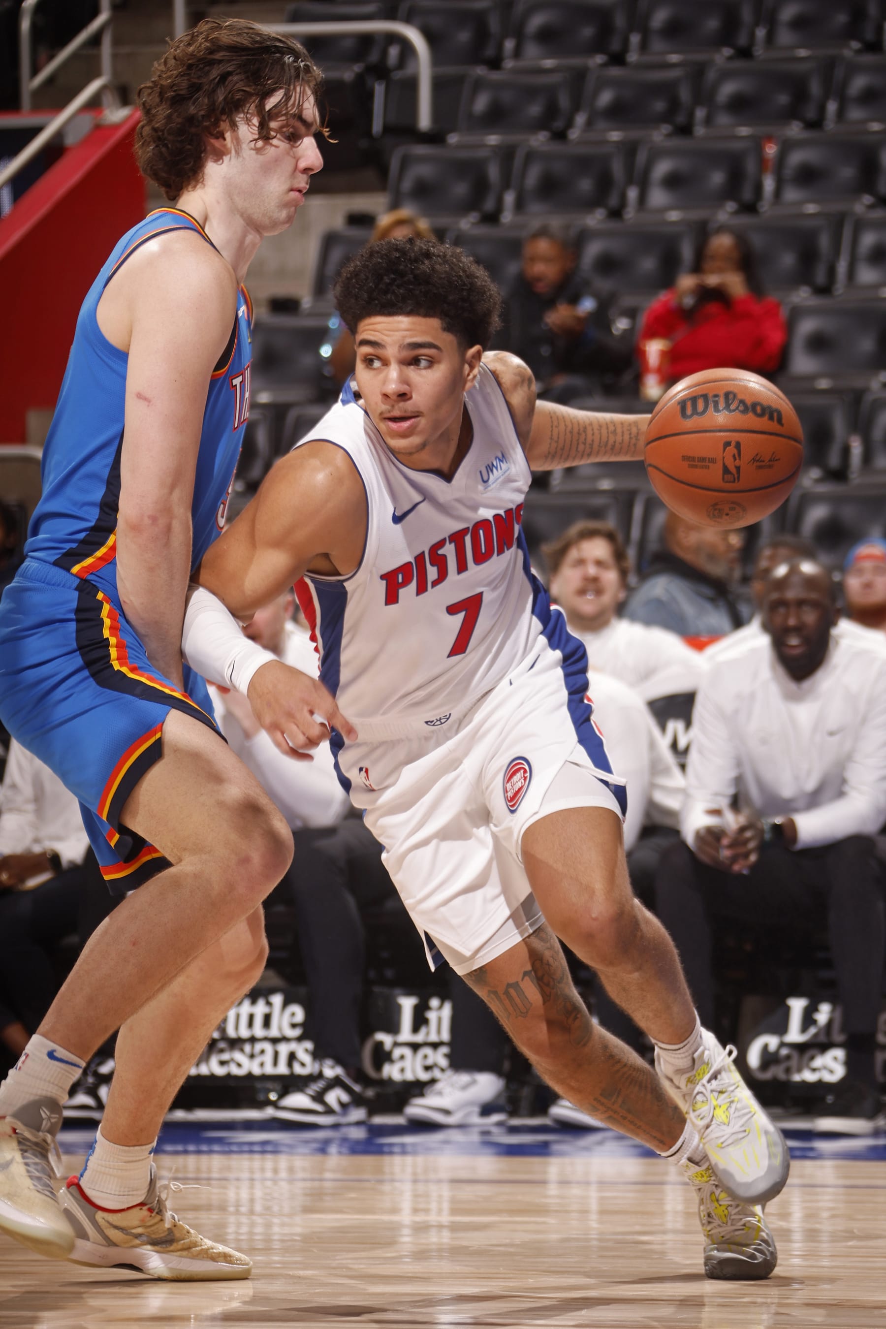 DETROIT, MI - JANUARY 28: Killian Hayes #7 of the Detroit Pistons drives to the basket during the game against the Oklahoma City Thunder on January 28, 2024 at Little Caesars Arena in Detroit, Michigan. NOTE TO USER: User expressly acknowledges and agrees that, by downloading and/or using this photograph, User is consenting to the terms and conditions of the Getty Images License Agreement. Mandatory Copyright Notice: Copyright 2024 NBAE (Photo by Brian Sevald/NBAE via Getty Images)